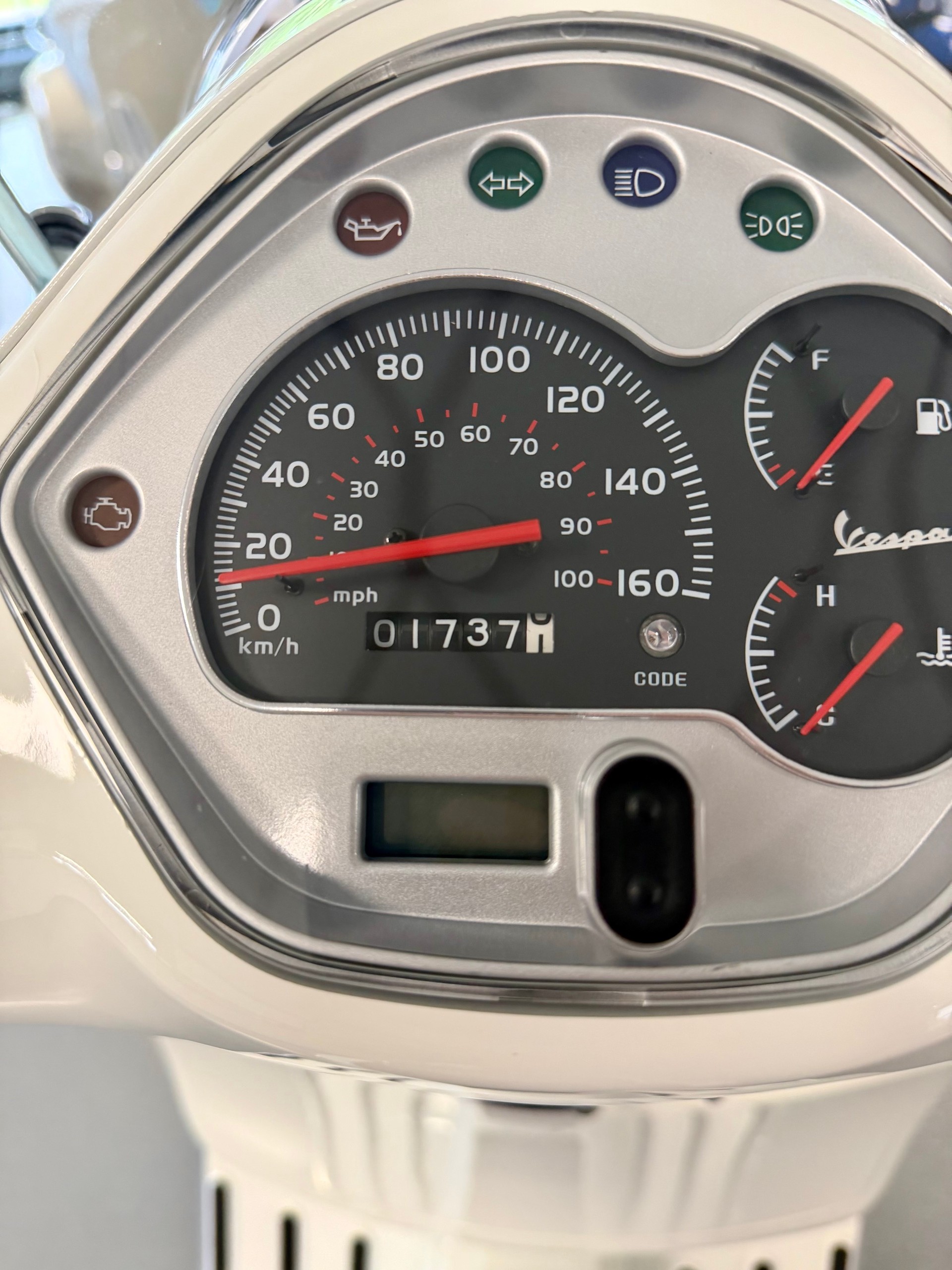 PIAGGIO Vespa GTS Super 300 i.e-image-8