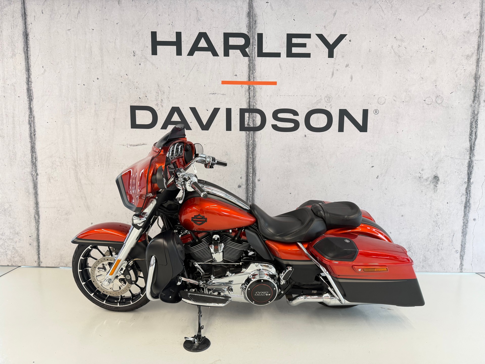 HARLEY-DAVIDSON FLHXSE Street Glide ABS CVO 117-showroom-element-3