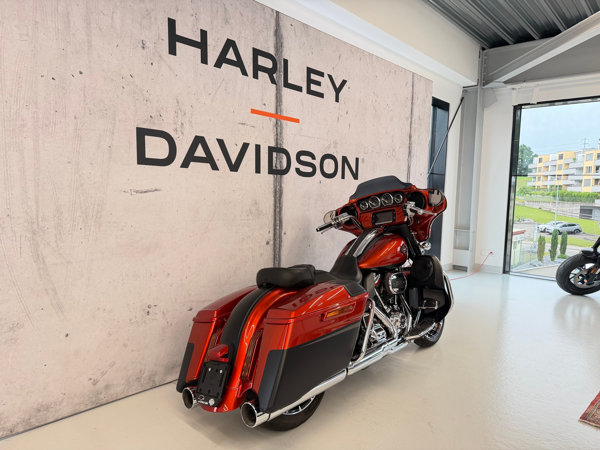 HARLEY-DAVIDSON FLHXSE Street Glide ABS CVO 117-showroom-element-2