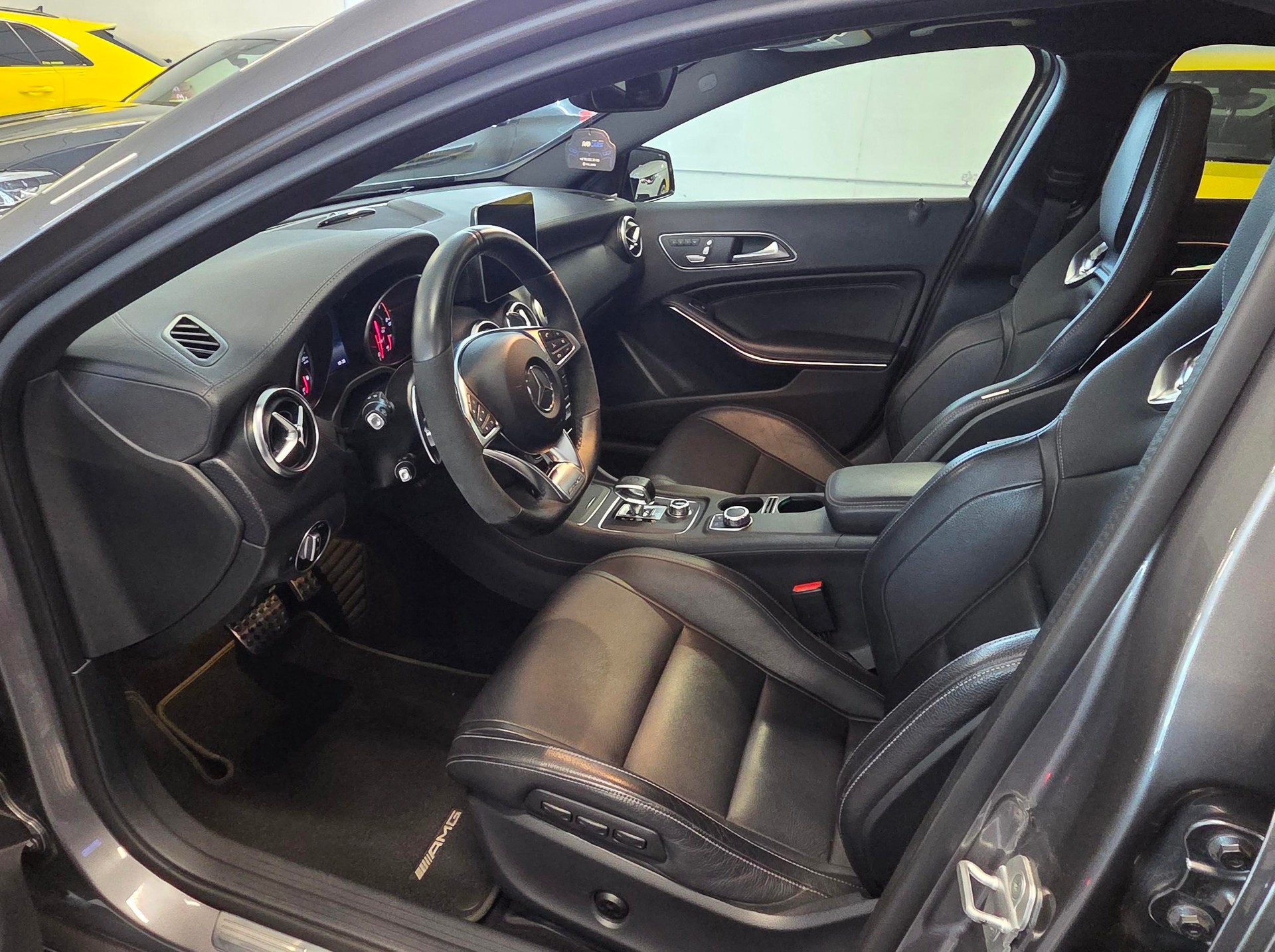 MERCEDES-BENZ A 45 AMG 4Matic Speedshift 7G-DCT-image-6