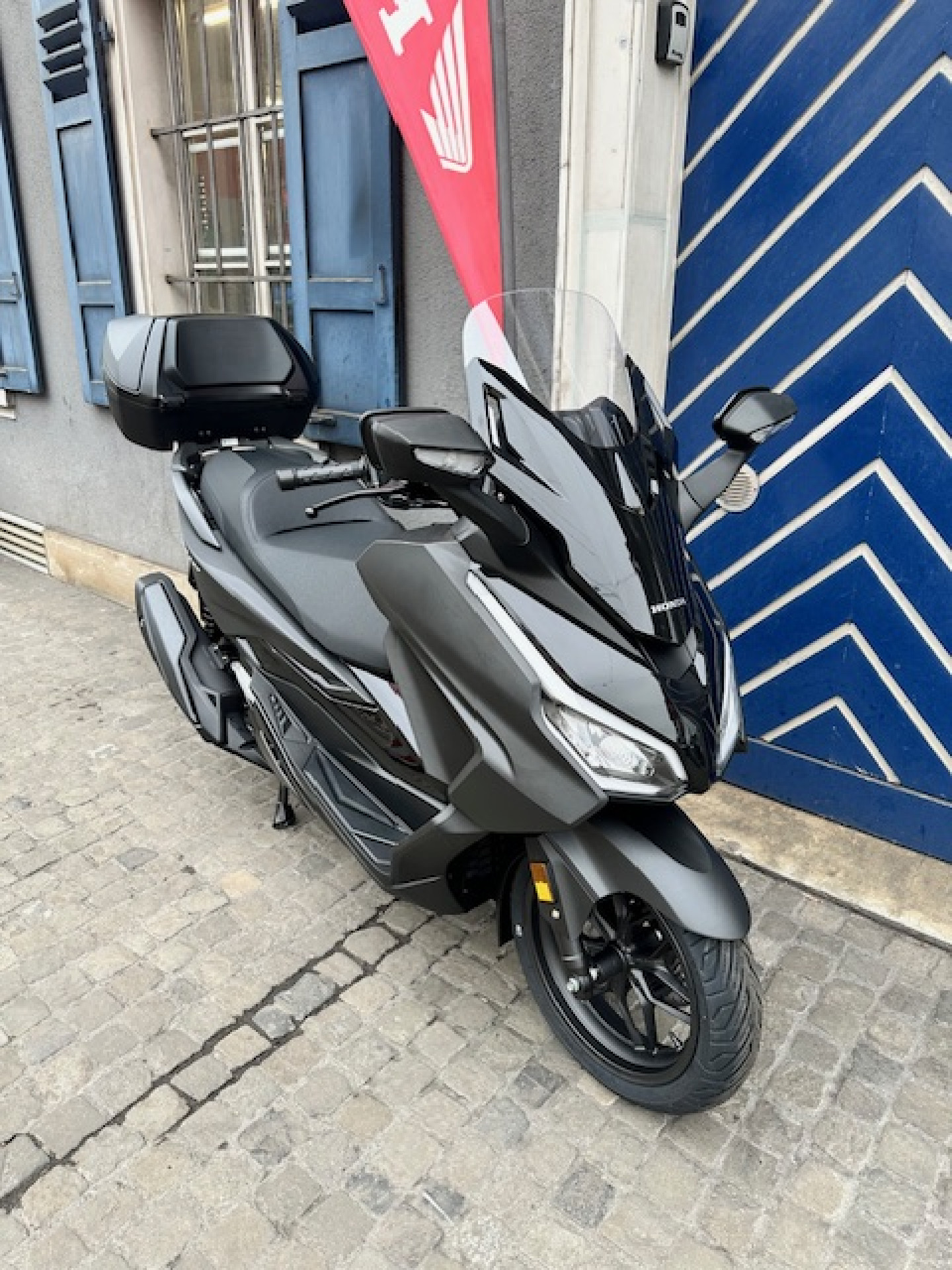HONDA NSS 350 Forza Smart Top Box Modell 2026 mit TFT Diyplay-image-1