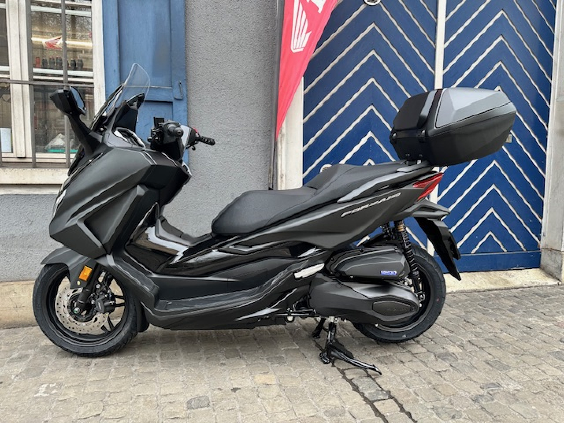 HONDA NSS 350 Forza Smart Top Box Modell 2026 mit TFT Diyplay-image-2