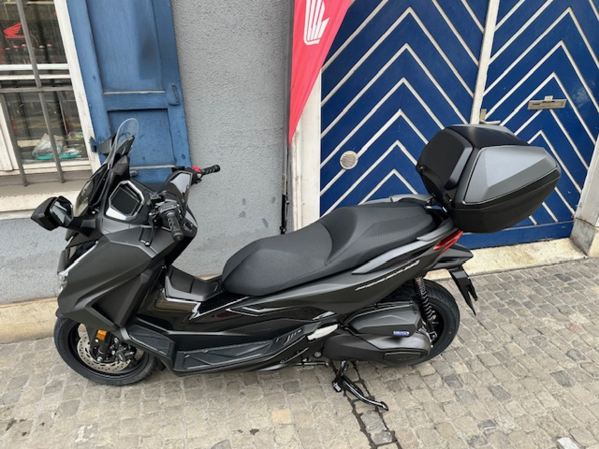 HONDA NSS 350 Forza Smart Top Box Modell 2026 mit TFT Diyplay-image-5