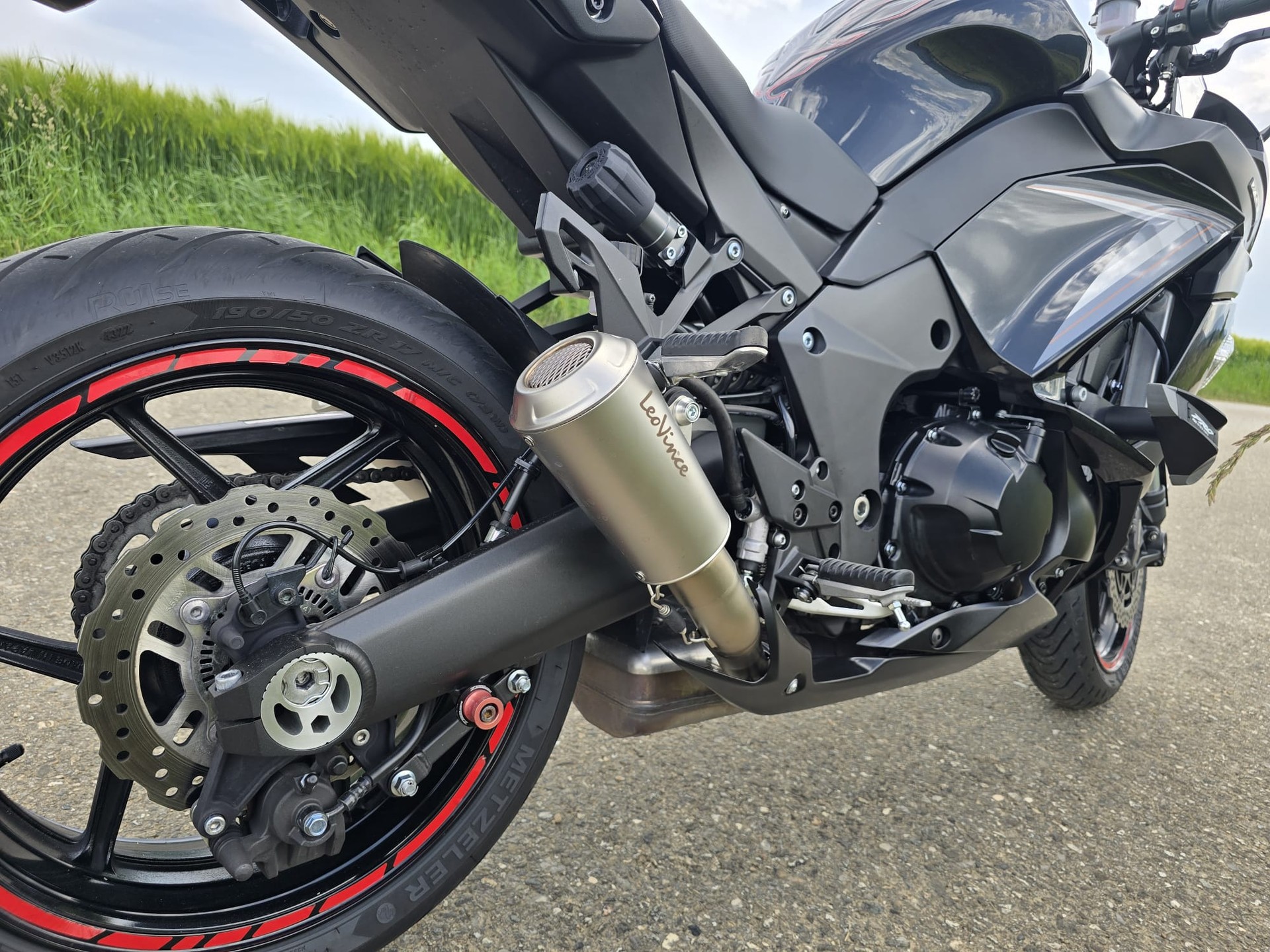 KAWASAKI Z 1000 SX Performance ABS-image-3