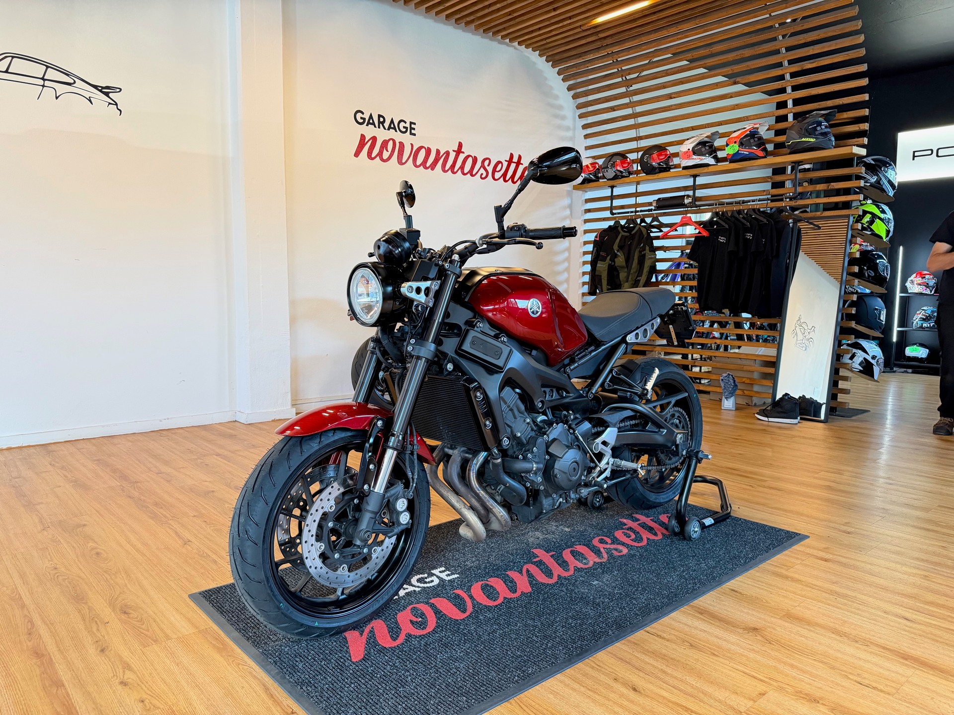 YAMAHA XSR 900-image-0