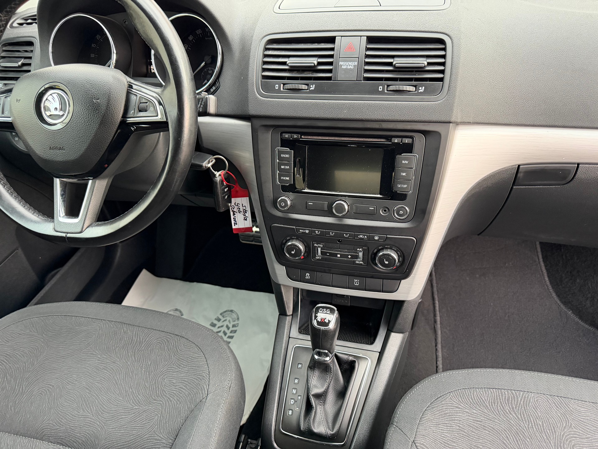 SKODA Yeti 2.0 TDI Ambition 4x4 DSG-image-13