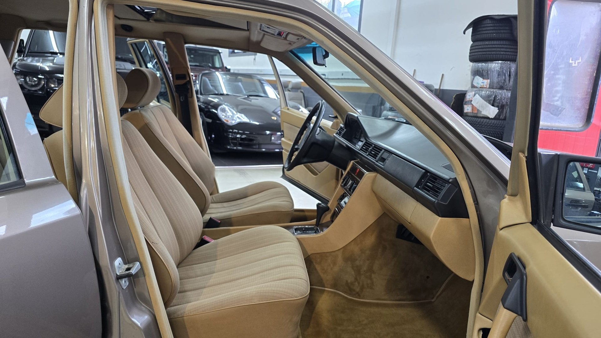MERCEDES-BENZ 230 TE-image-15
