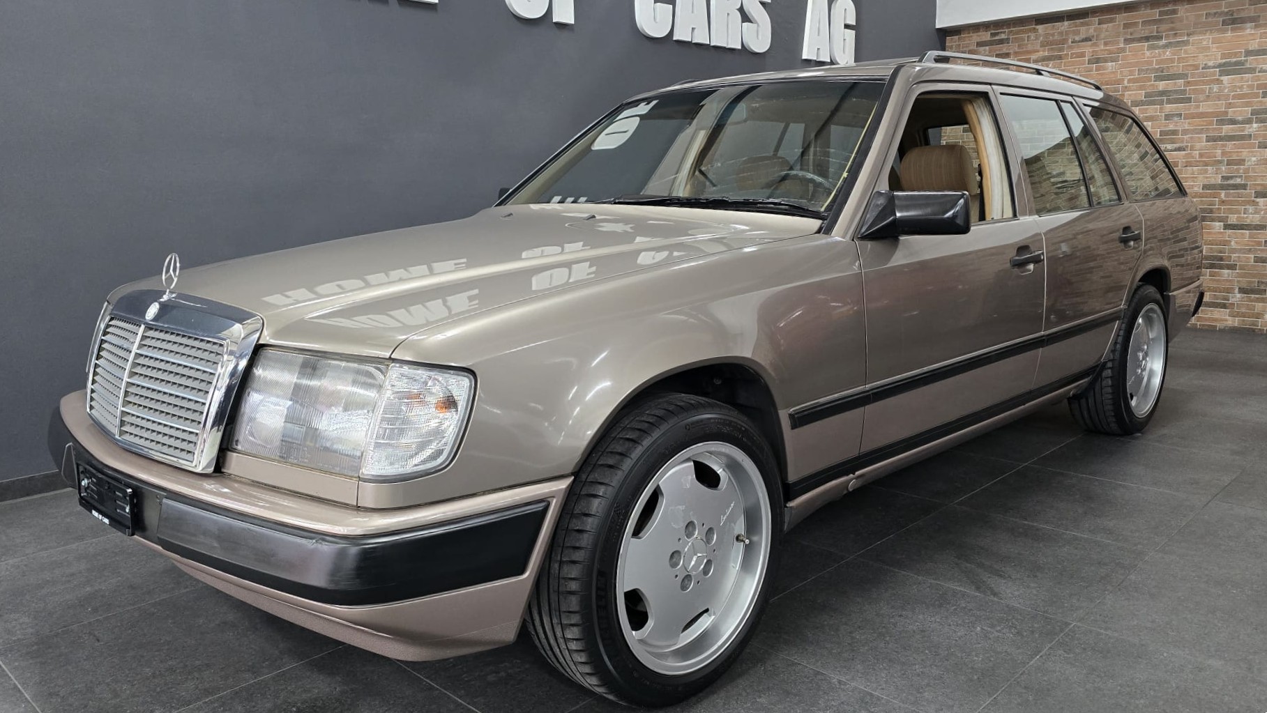 MERCEDES-BENZ 230 TE-showroom-element-1