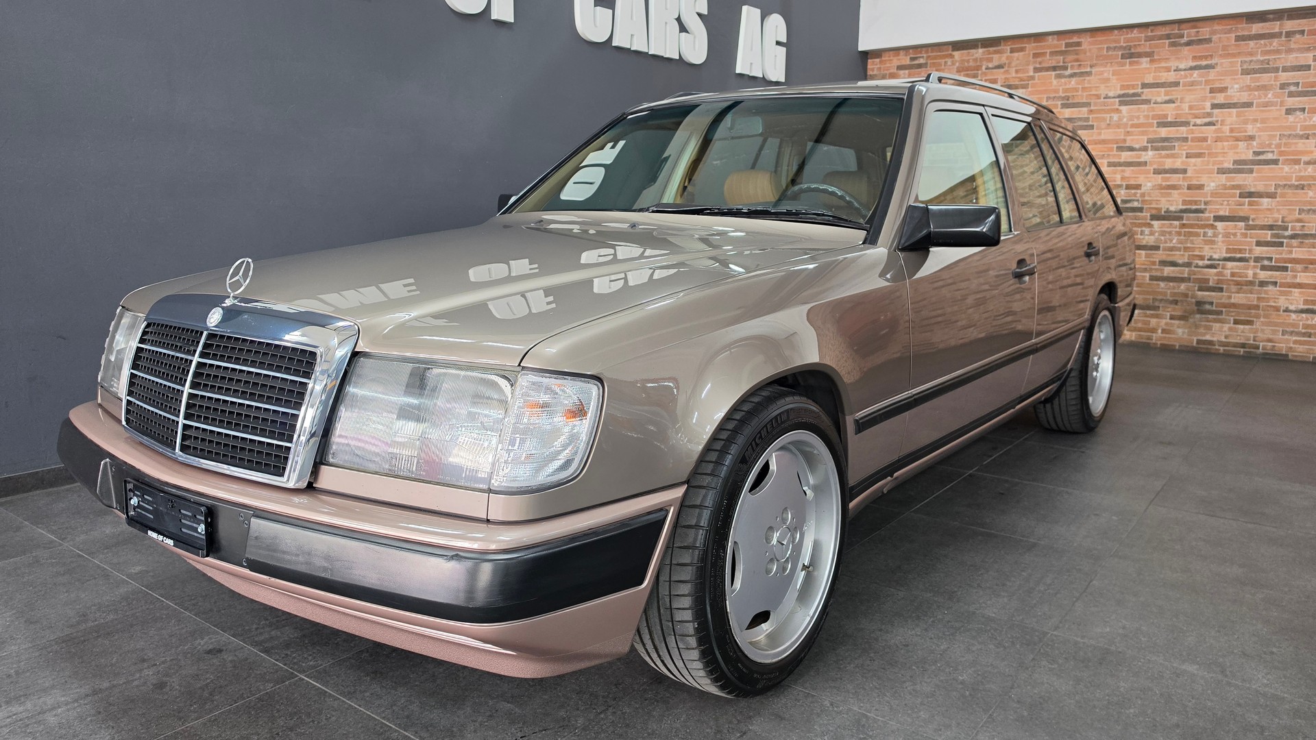 MERCEDES-BENZ 230 TE-showroom-element-1