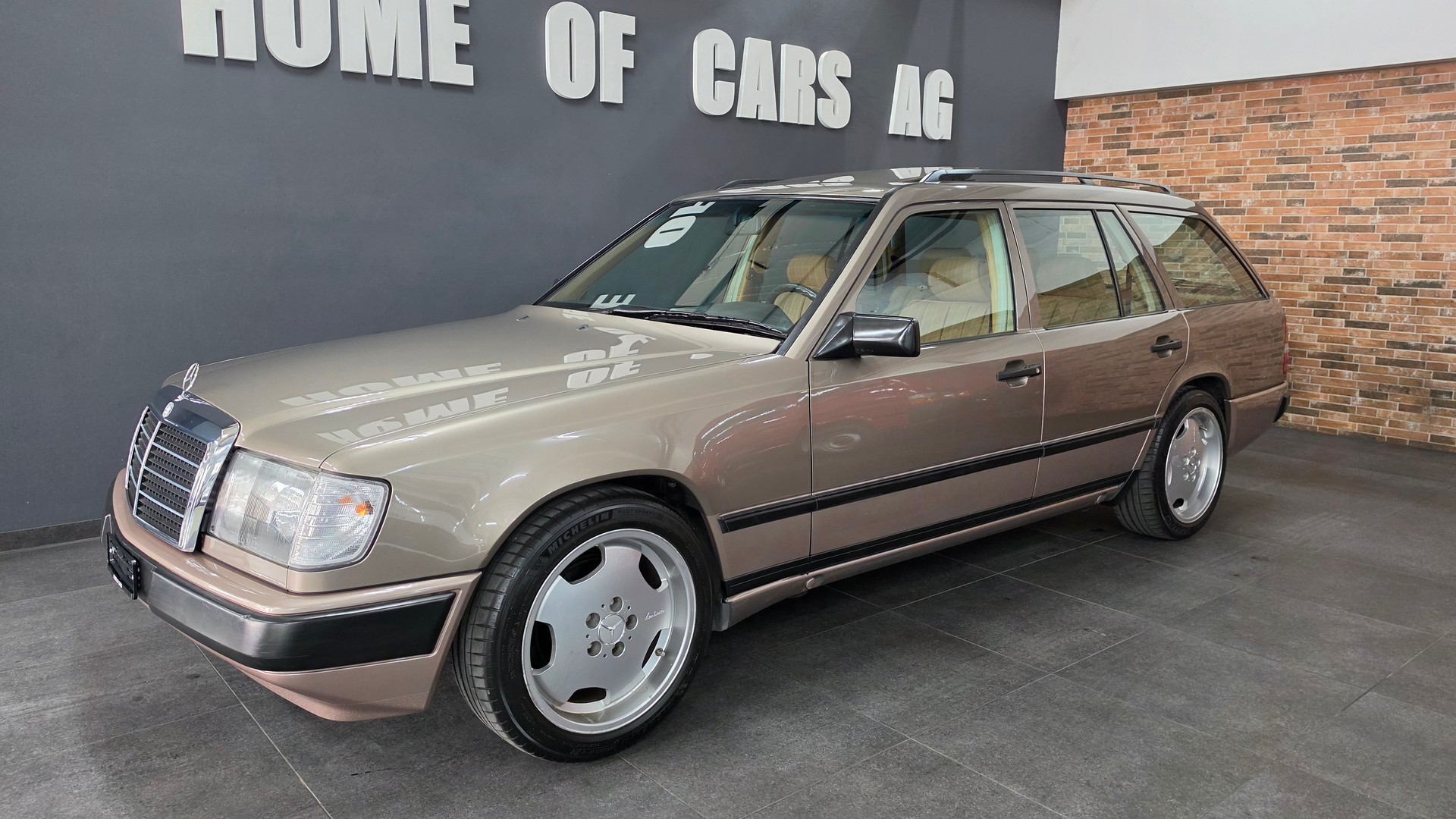 MERCEDES-BENZ 230 TE-showroom-element-3