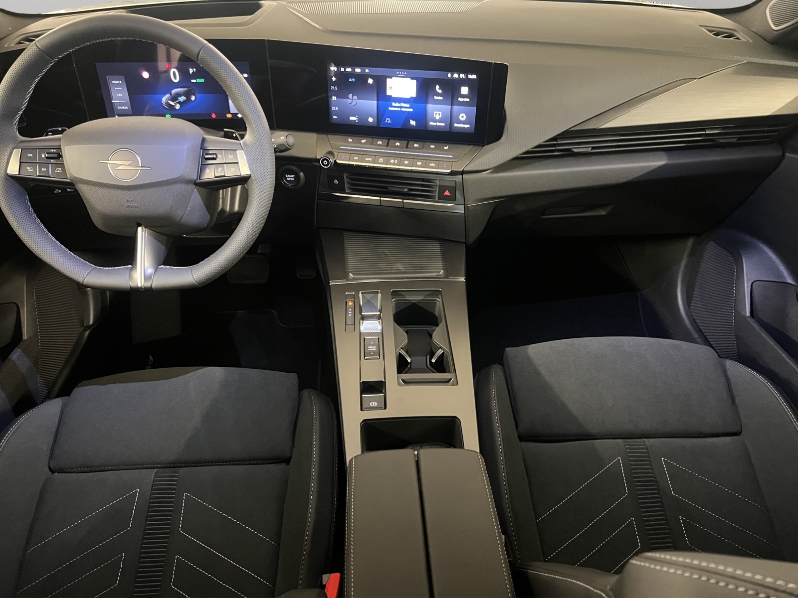 OPEL Astra-e Sports Tourer Ultimate-image-11