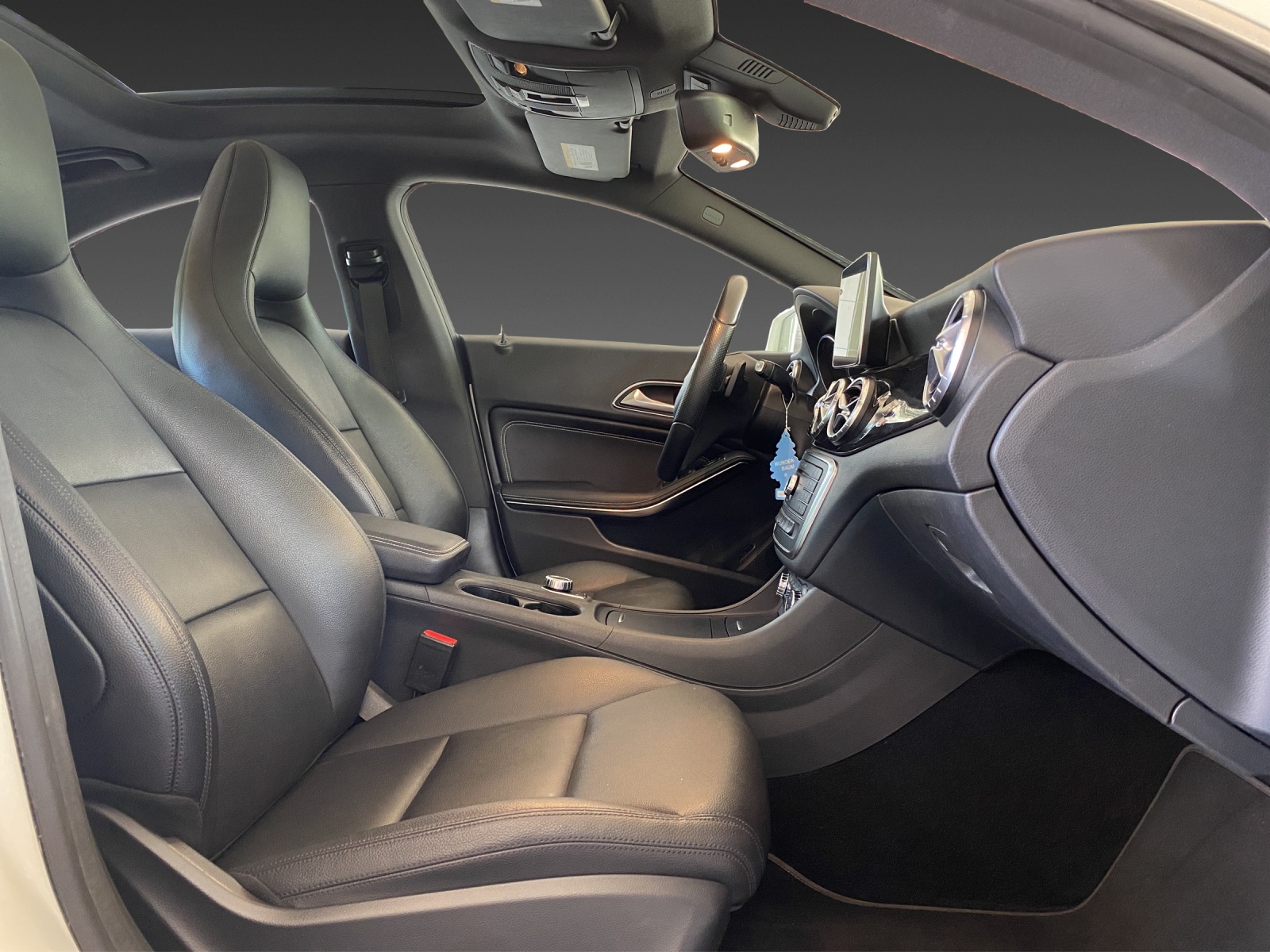 MERCEDES-BENZ CLA 250 Urban 7G-DCT 4Matic-image-13