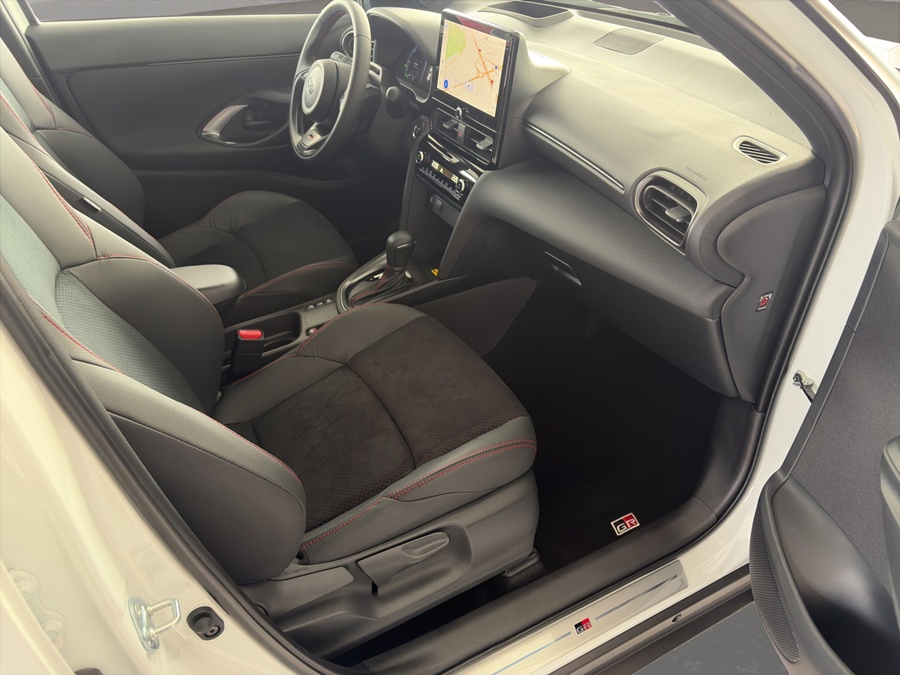 TOYOTA Yaris Cross 1.5 GR Sport e-CVT-image-9