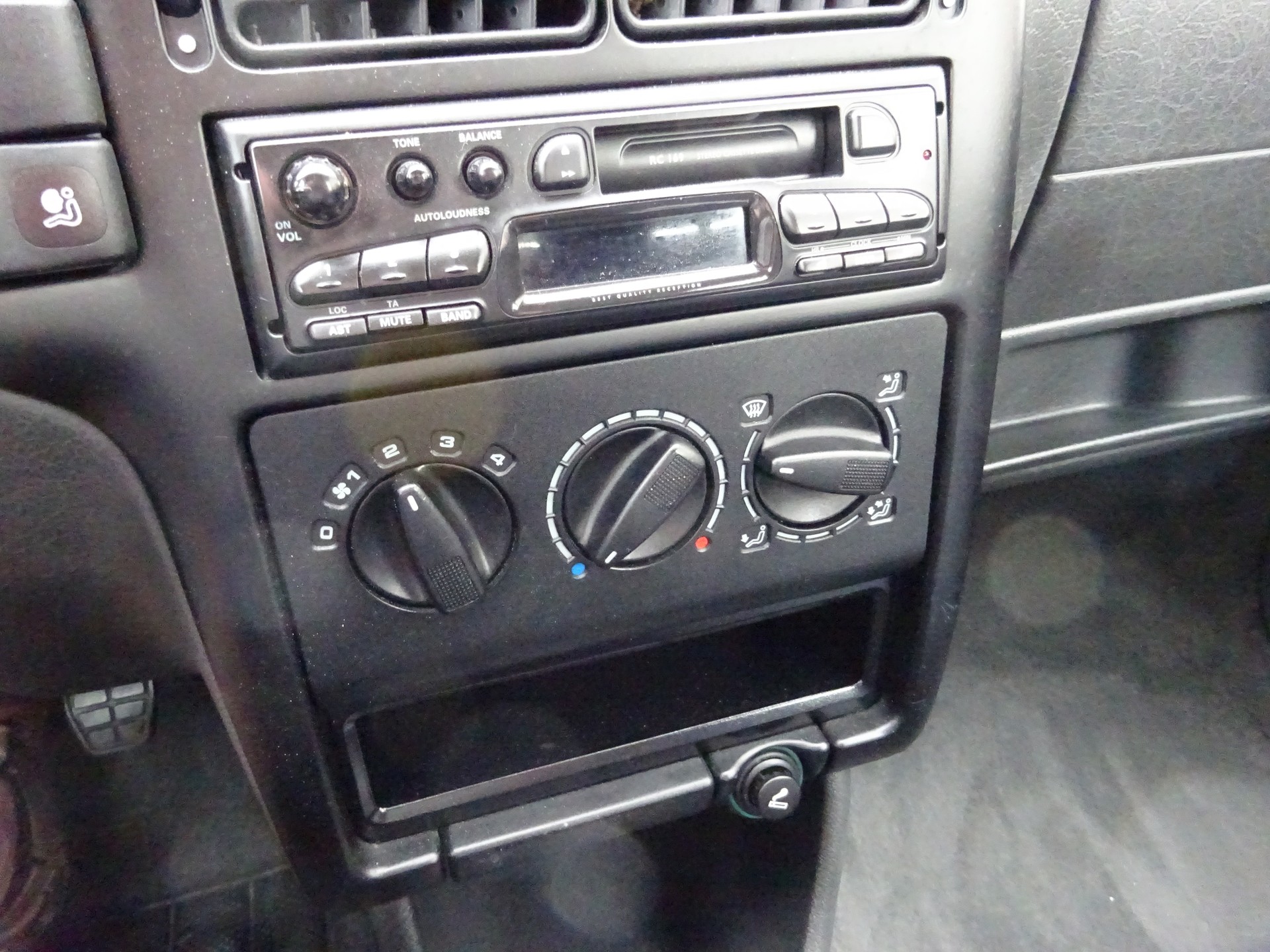 VW Polo 60 - MFK 7.2026 - SERVICE 97443KM-image-10