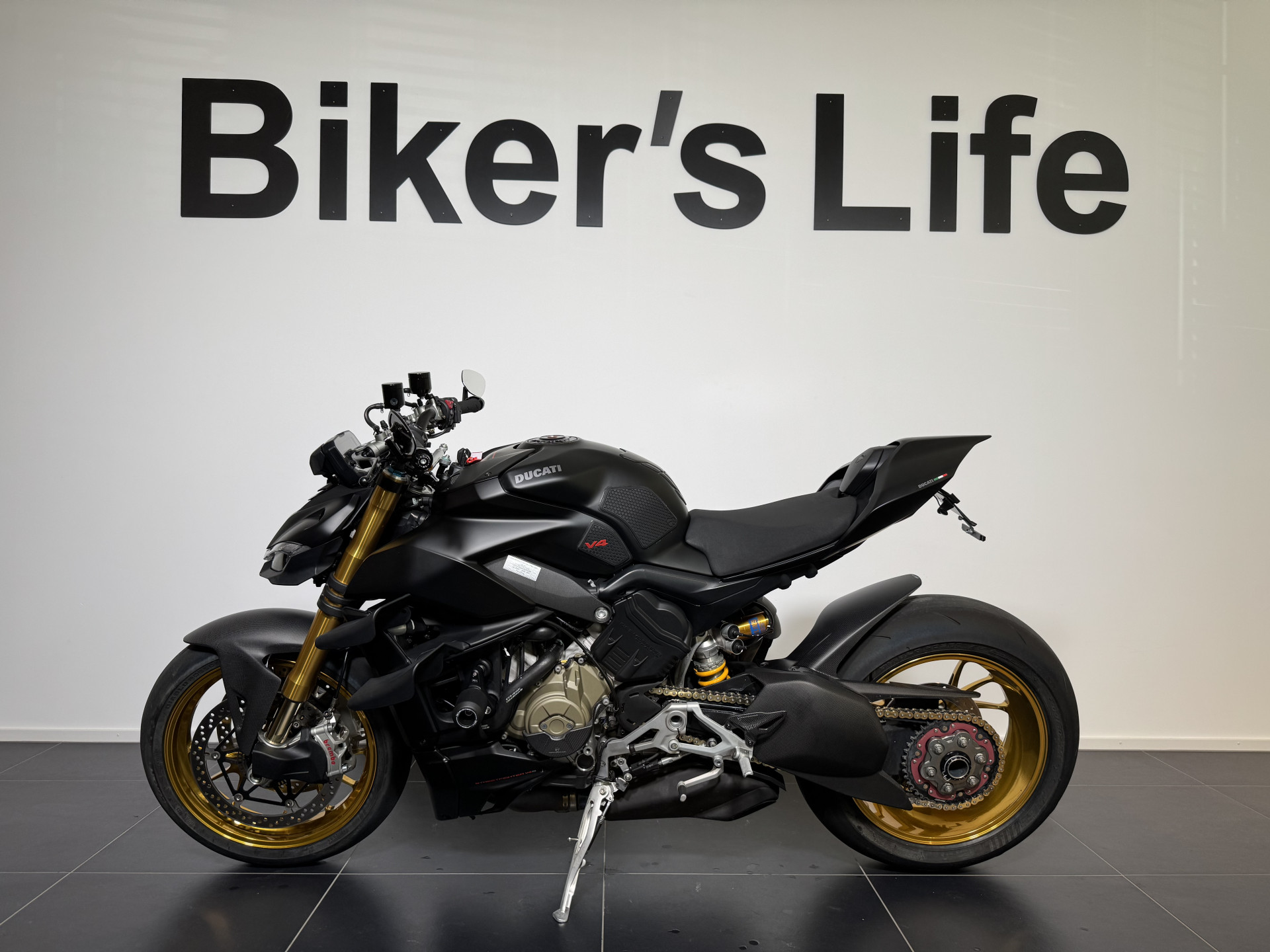 DUCATI Streetfighter 1103 V4 S-image-1