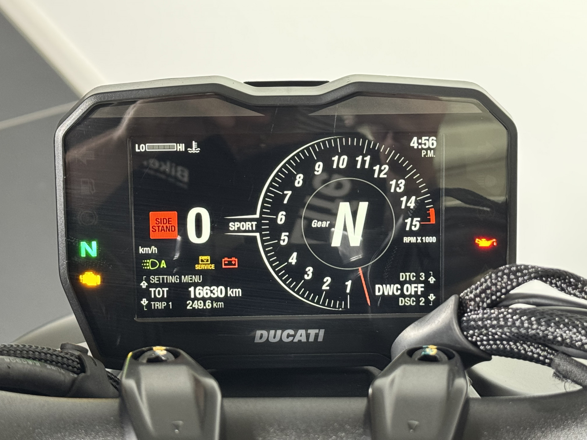 DUCATI Streetfighter 1103 V4 S-image-2
