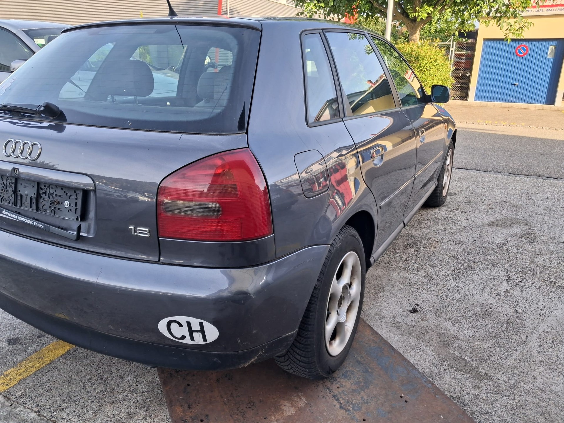 AUDI A3 1.8 Ambiente-image-3