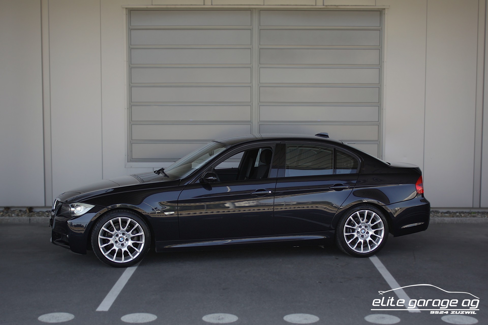 BMW 320si 1/2600