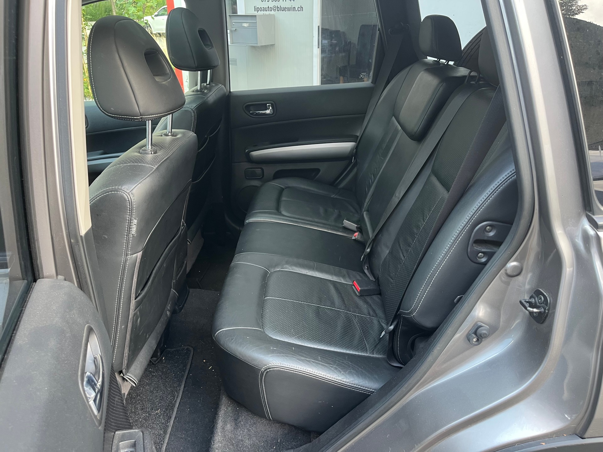 NISSAN X-Trail 2.0 dCi 16V Platinum Automatic-image-7