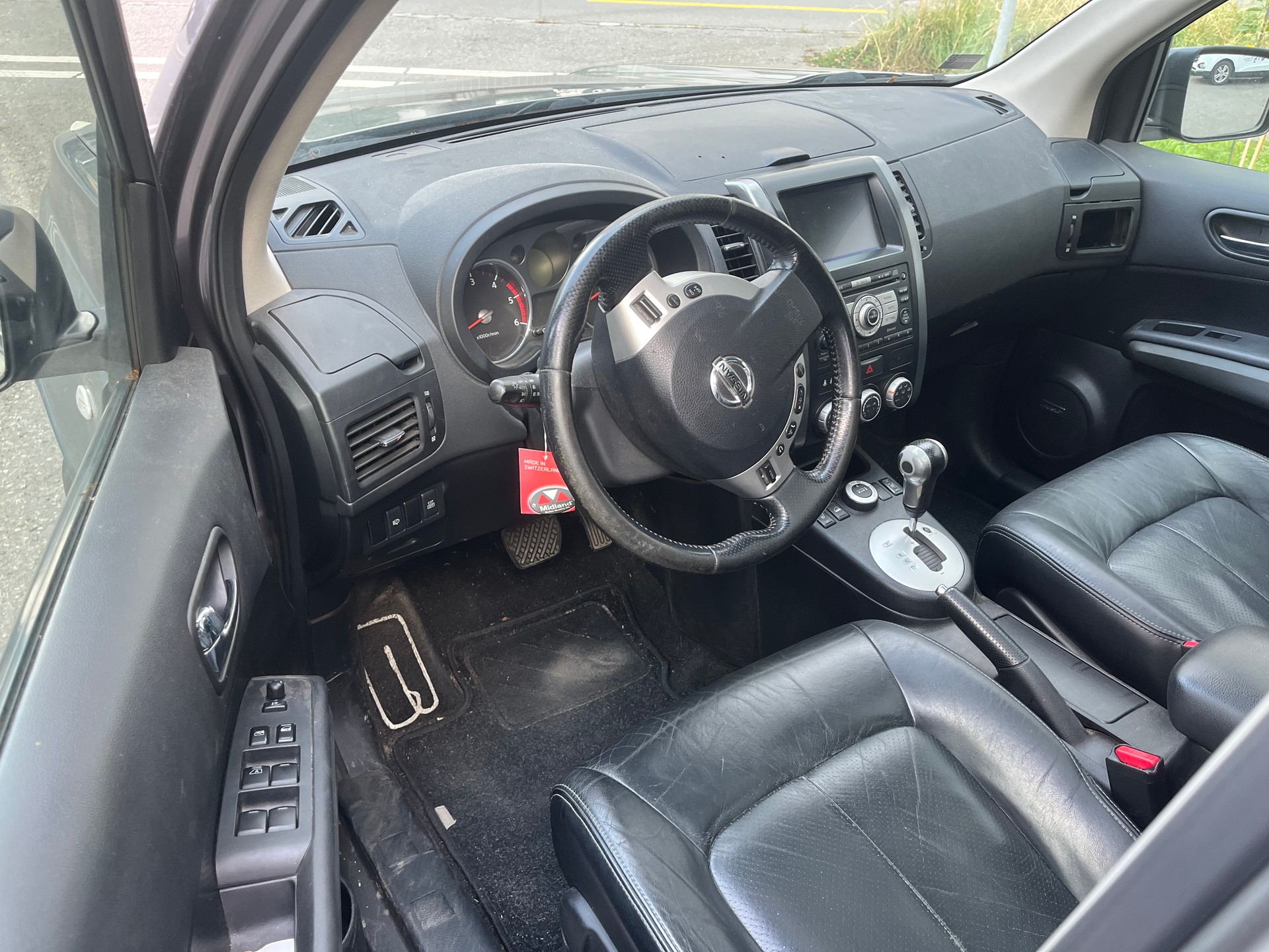 NISSAN X-Trail 2.0 dCi 16V Platinum Automatic-image-9