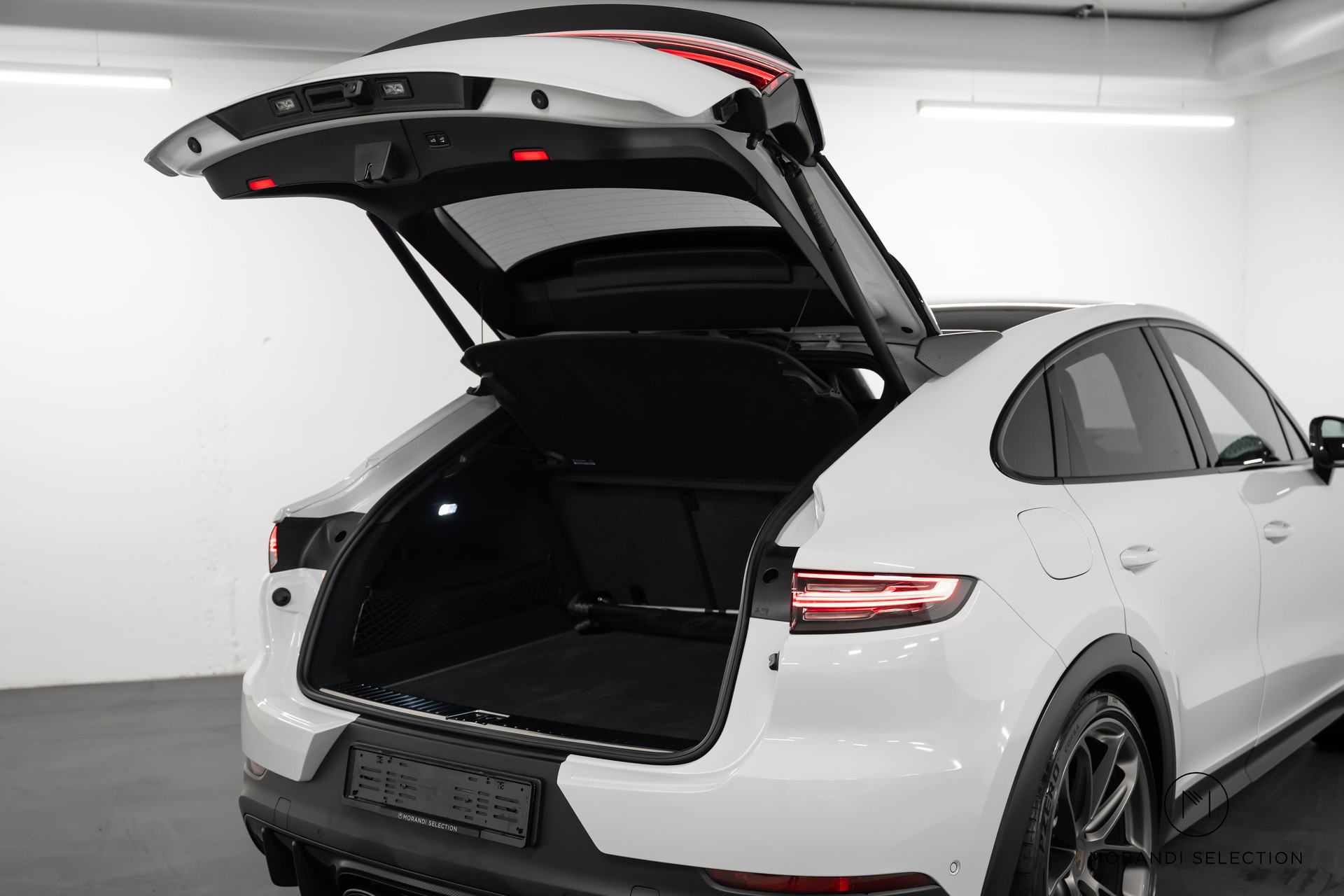 PORSCHE Cayenne Coupé 4.0 V8 Turbo GT-image-13