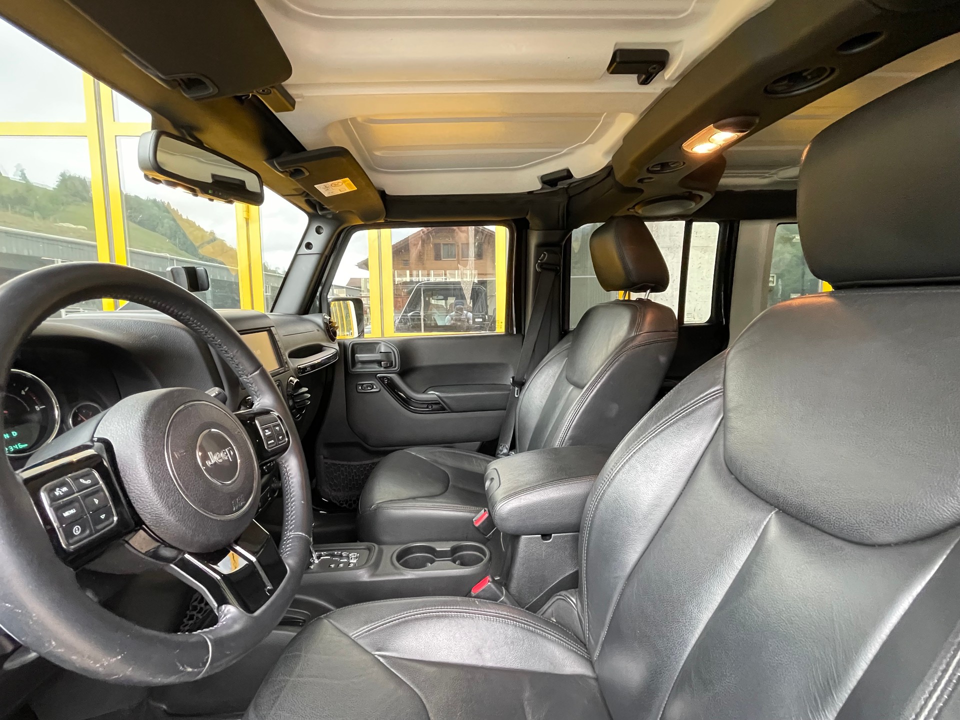 JEEP Wrangler 2.8CRD Unlimited Black Edition II Aut.-image-10