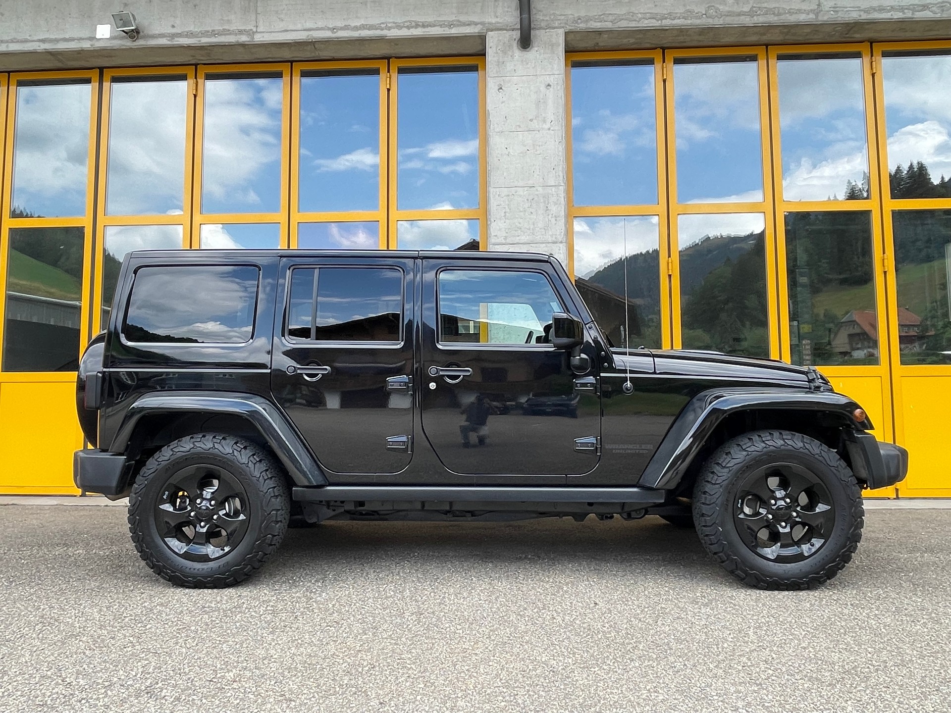 JEEP Wrangler 2.8CRD Unlimited Black Edition II Aut.-image-5