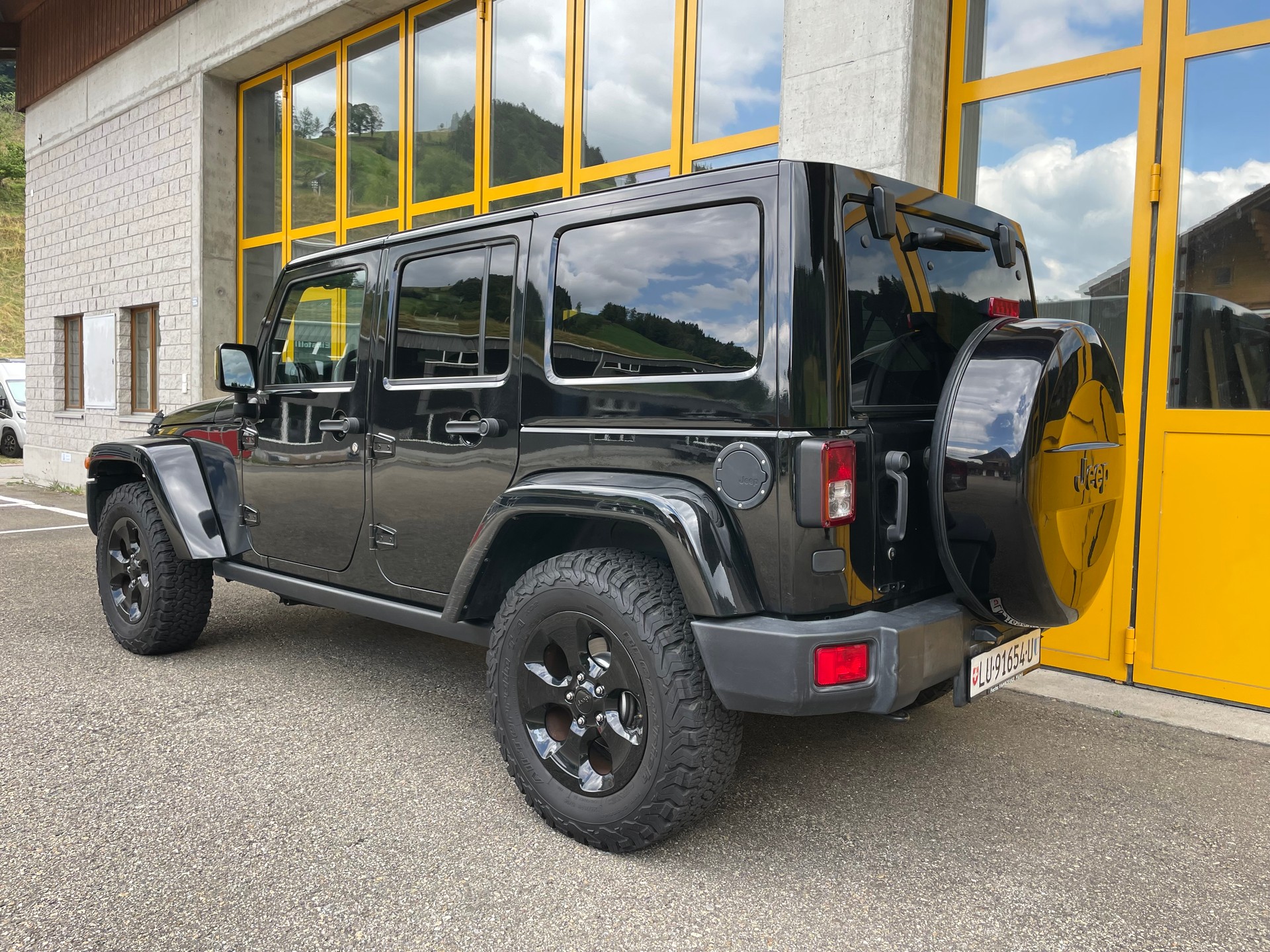 JEEP Wrangler 2.8CRD Unlimited Black Edition II Aut.-image-3