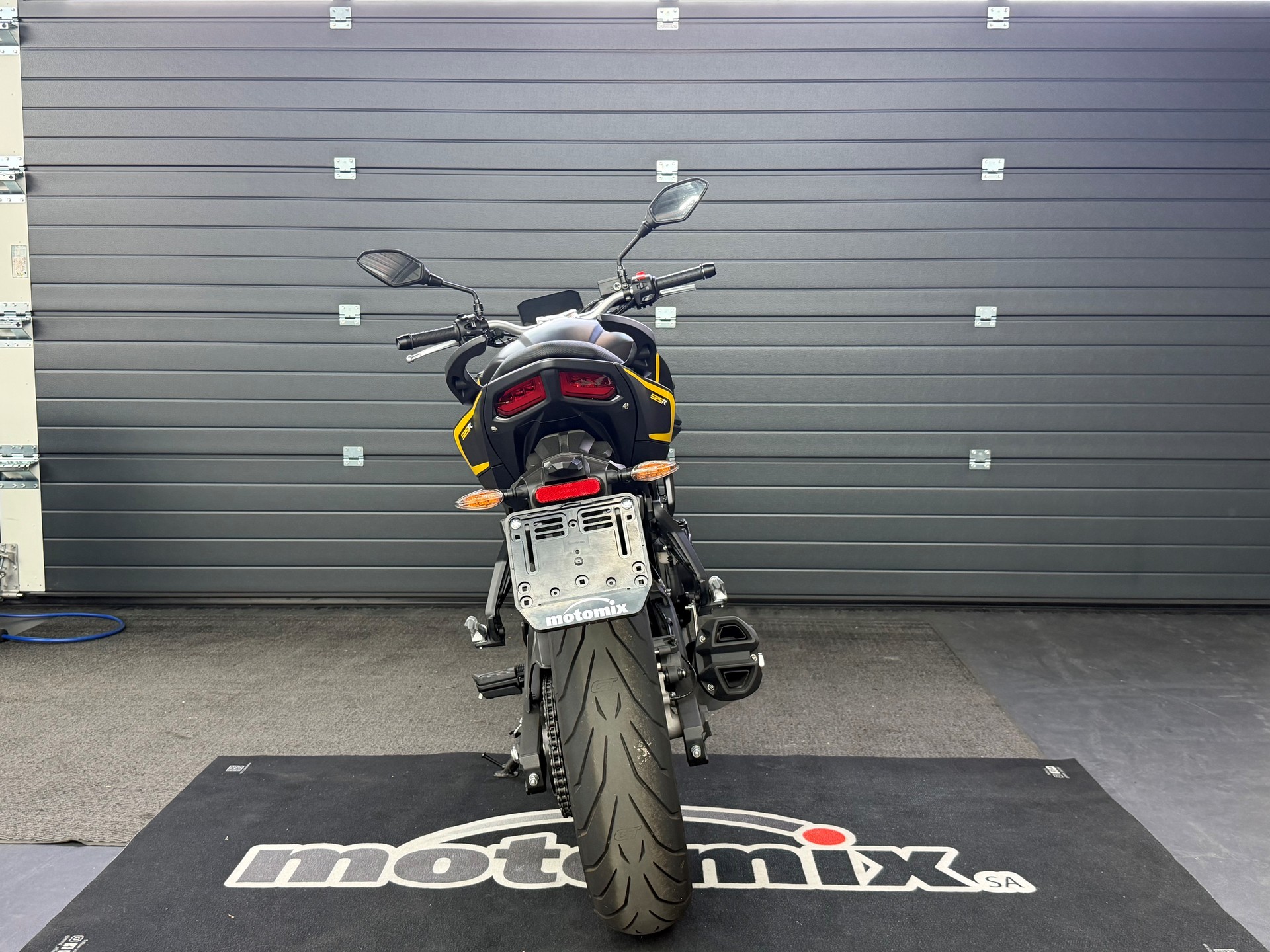 VOGE 525 R-showroom-element-3