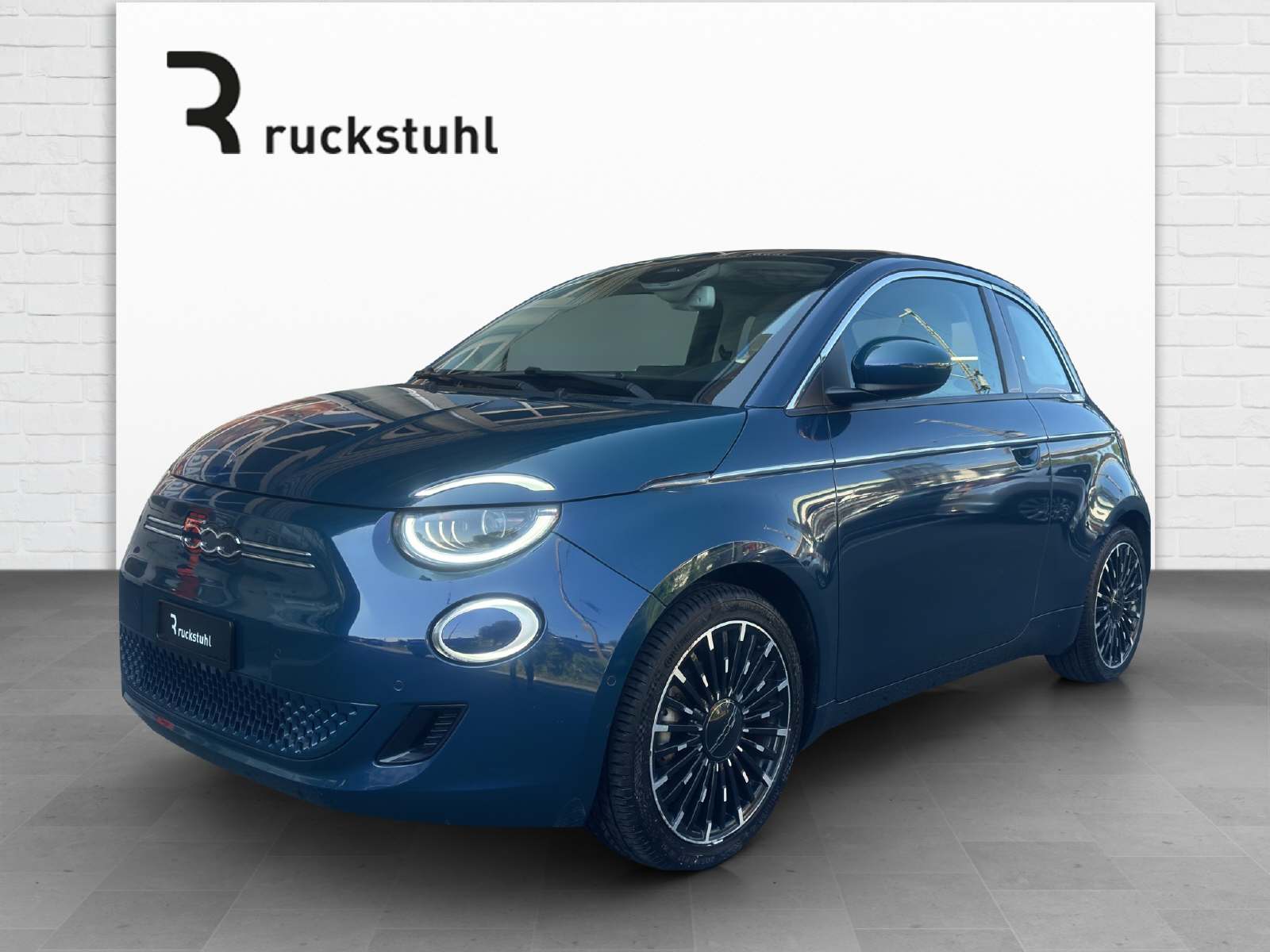 FIAT 500La Prima-showroom-element-1