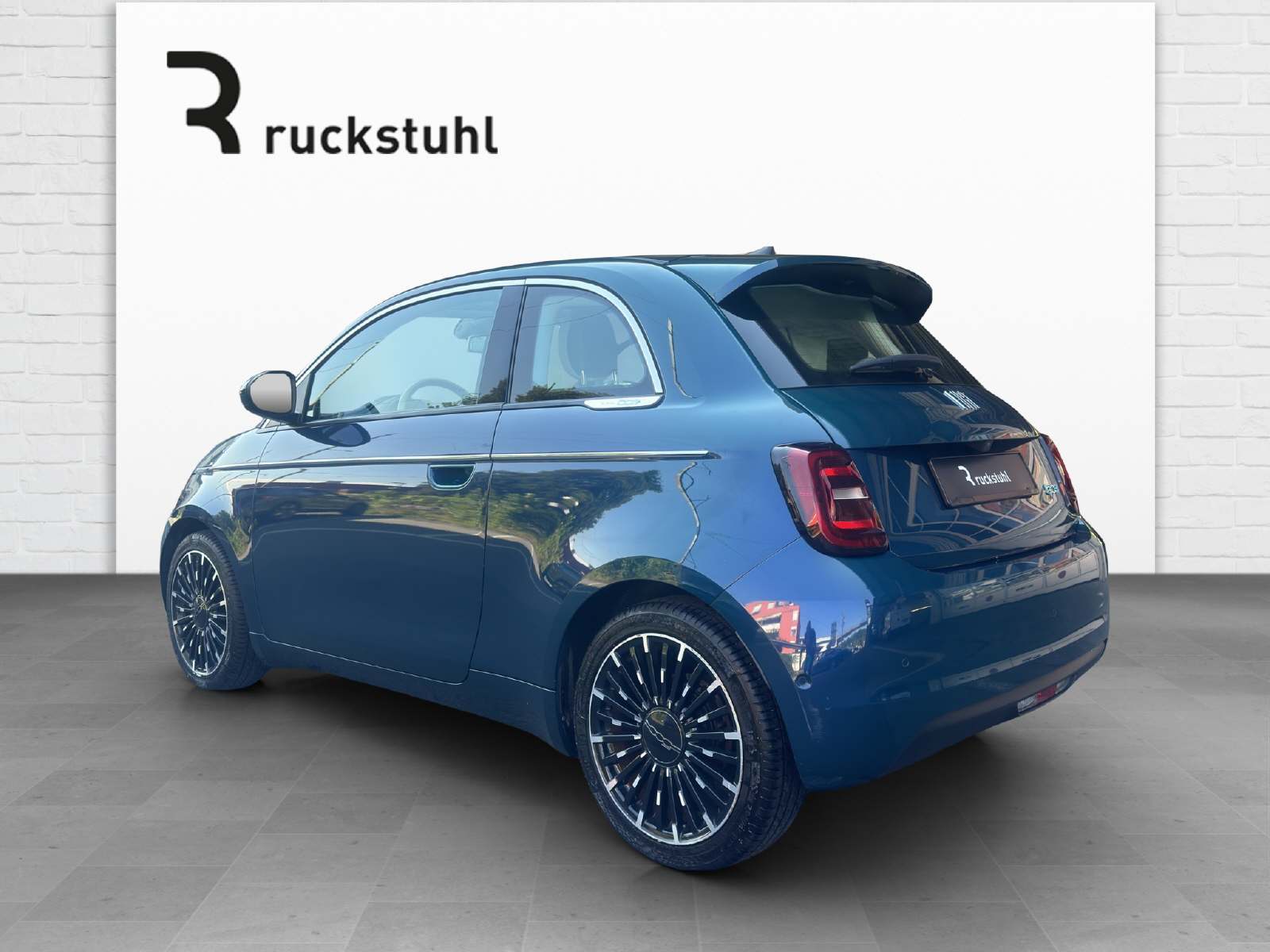 FIAT 500La Prima-showroom-element-3