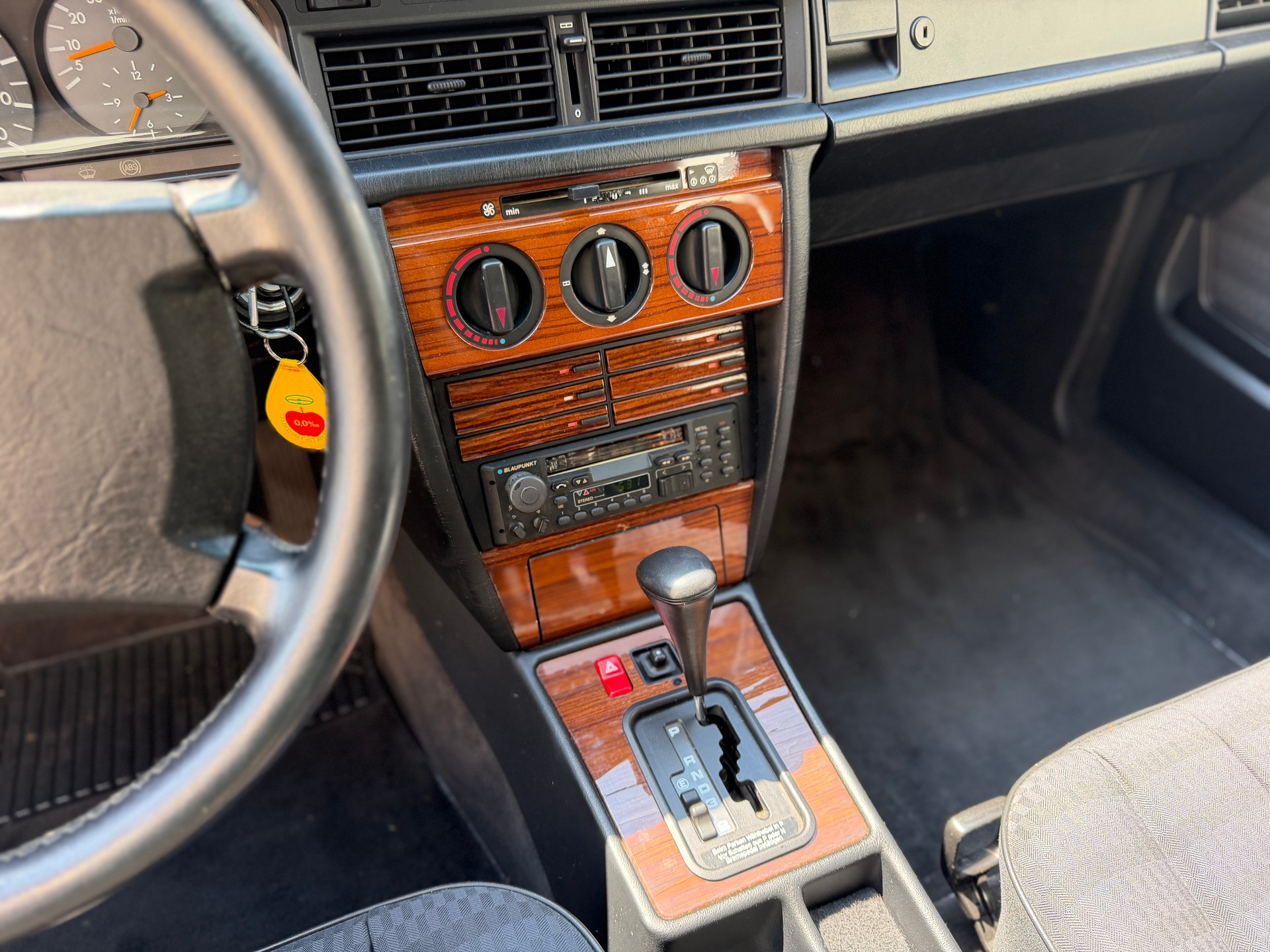 MERCEDES-BENZ 190 E 2.3 *auf Wunsch Veteran*-image-6