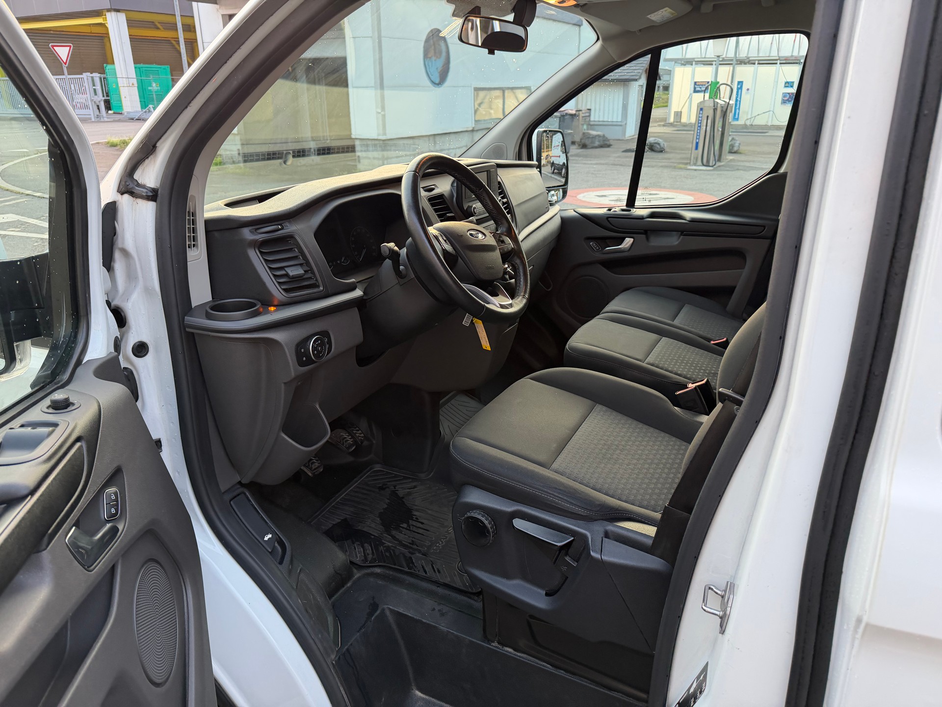 FORD Transit Custom 320 L1H1 Ambiente TACHYGRAPHE —- 9. PLACES-image-23