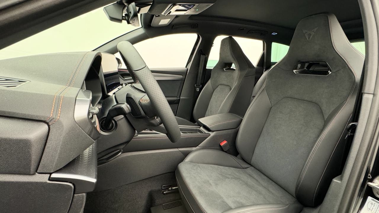 CUPRA LEON ST 2.0 TSI VZ Black Edition-image-4