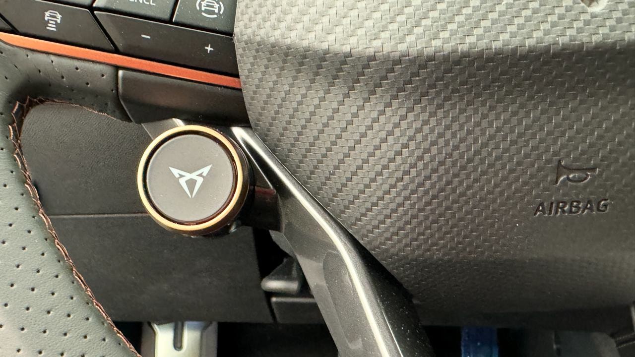 CUPRA LEON ST 2.0 TSI VZ Black Edition-image-9