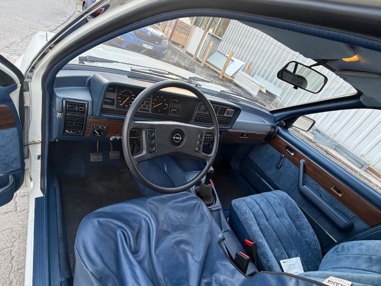 OPEL A 3000 E-image-6