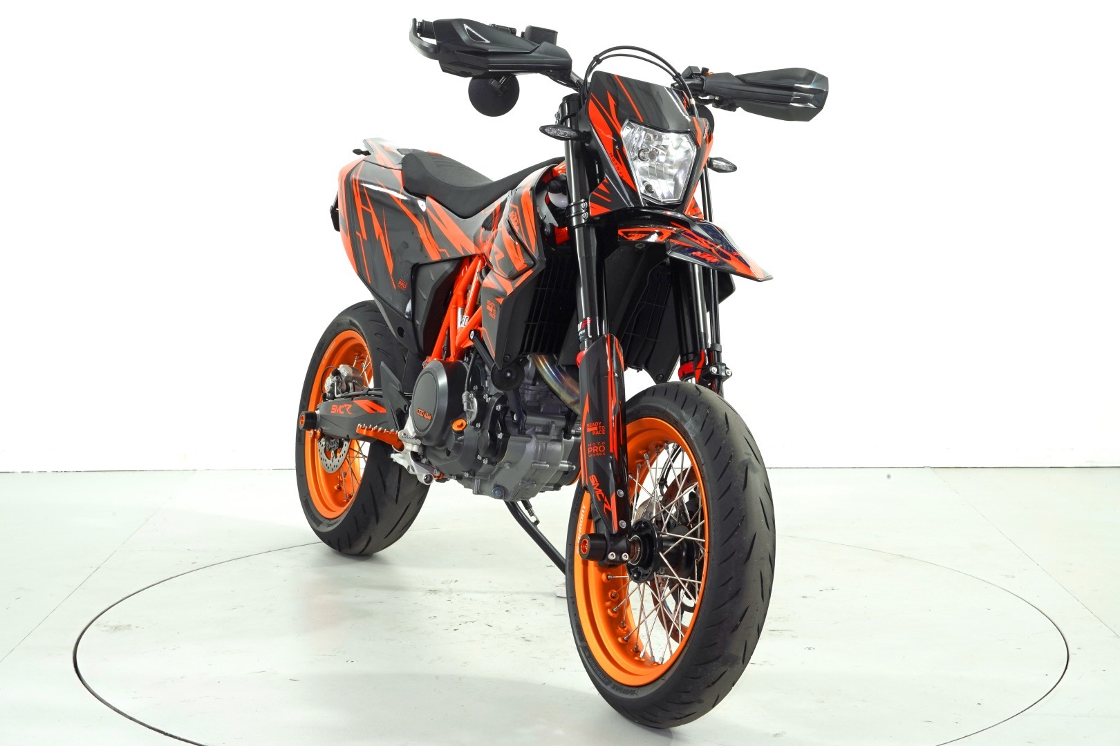 KTM 690 SMC R ABS-image-1