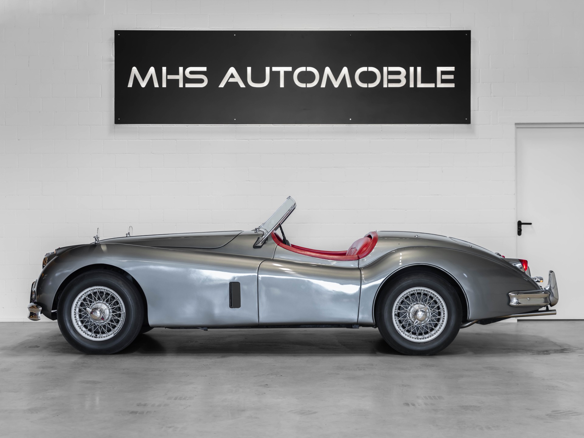 JAGUAR XK140-showroom-element-1