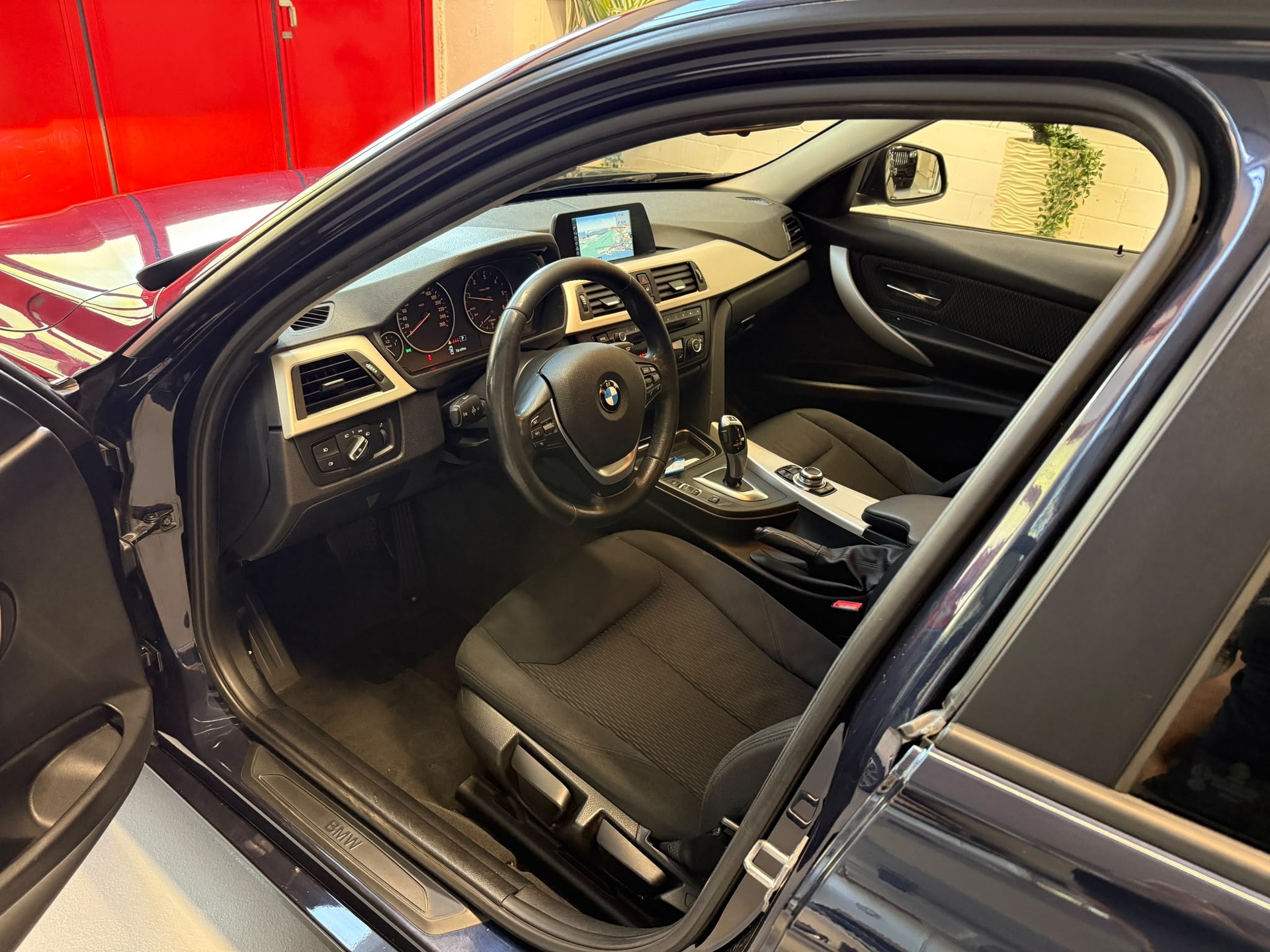 BMW 318d Steptronic-image-9