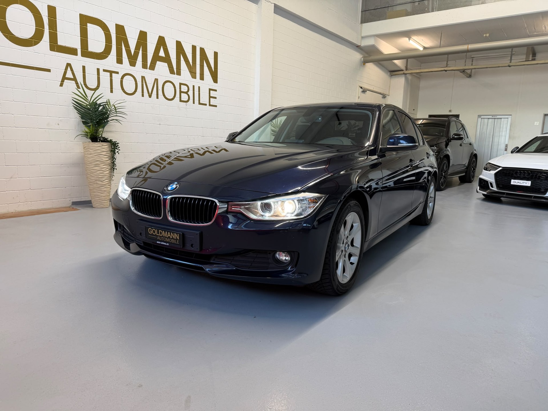BMW 318d Steptronic-showroom-element-1