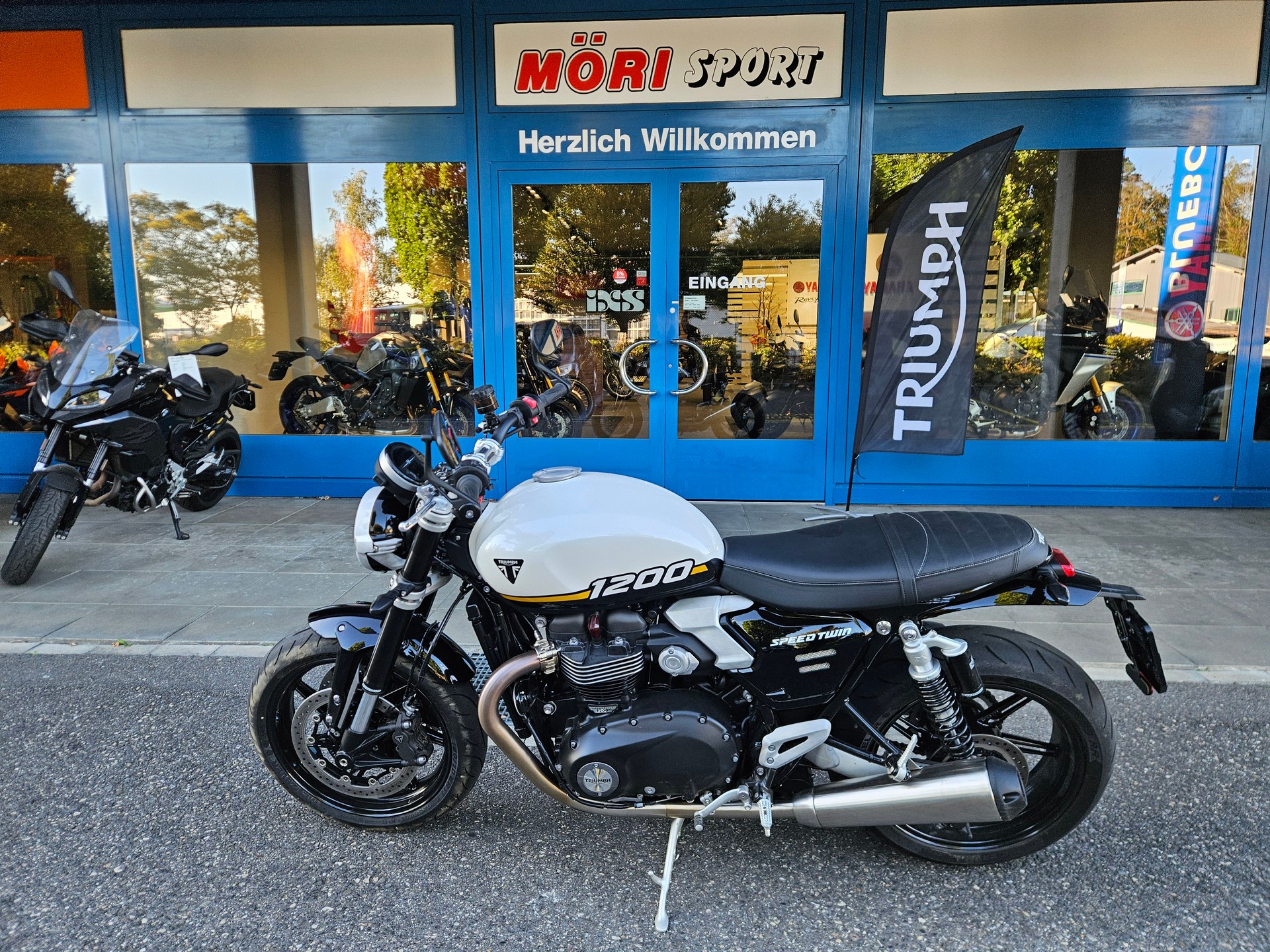 TRIUMPH Speed Twin 1200-image-3