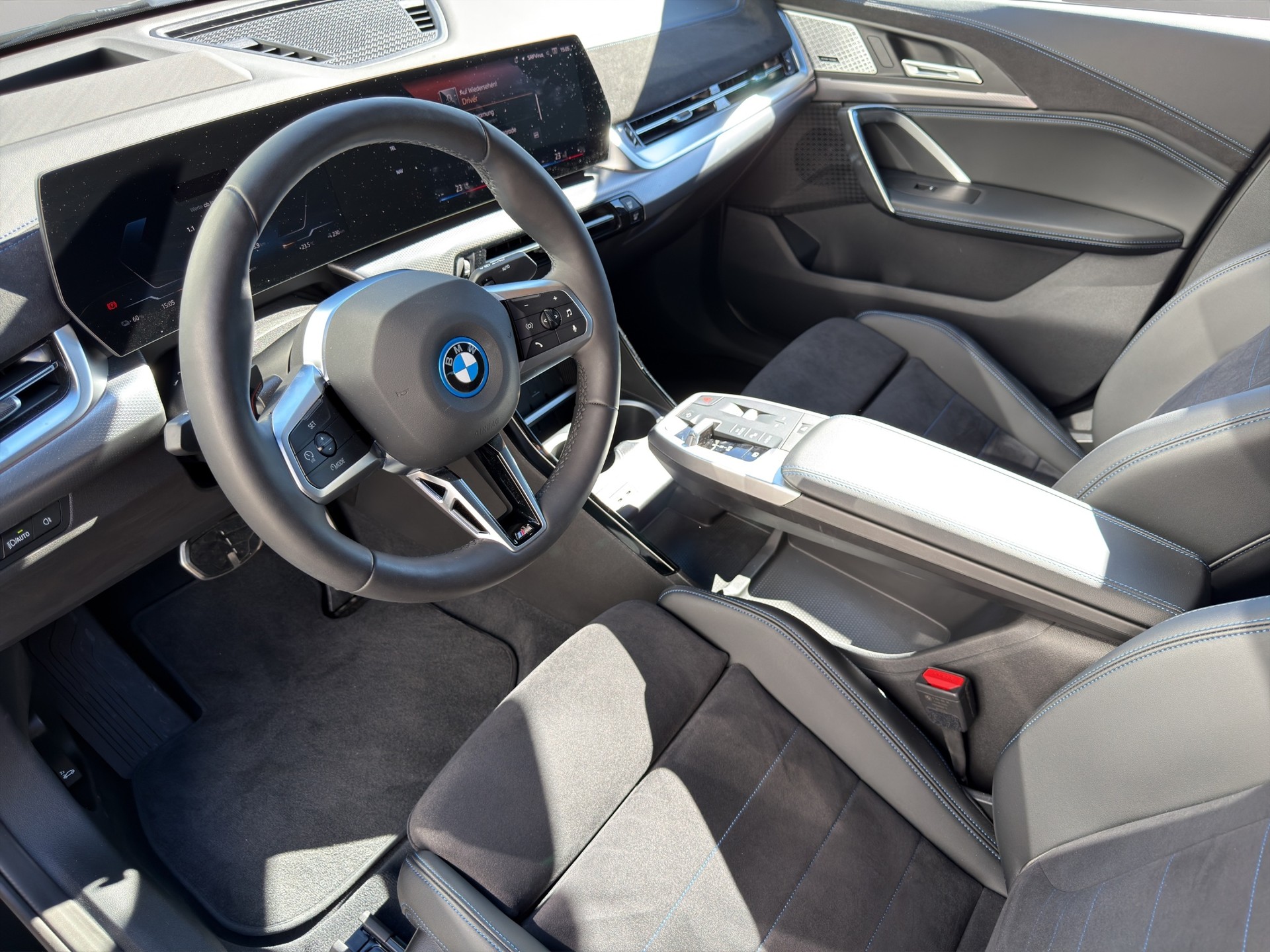BMW iX2 xDrive 30 M Sport Pro-image-11