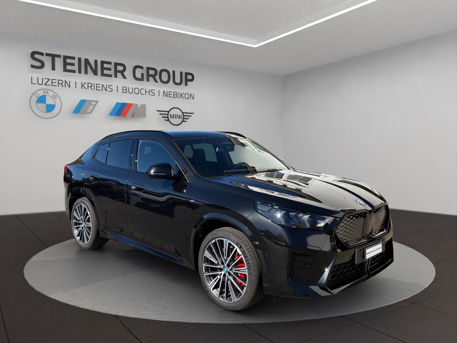 BMW iX2 xDrive 30 M Sport Pro-showroom-element-3