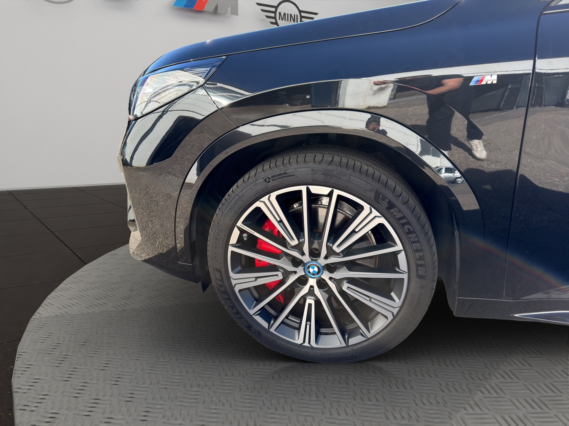 BMW iX2 xDrive 30 M Sport Pro-image-9