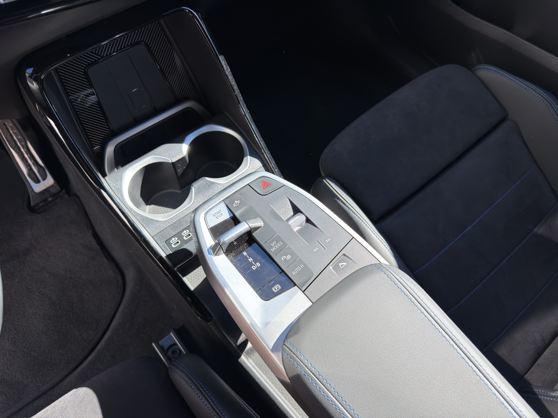 BMW iX2 xDrive 30 M Sport Pro-image-14