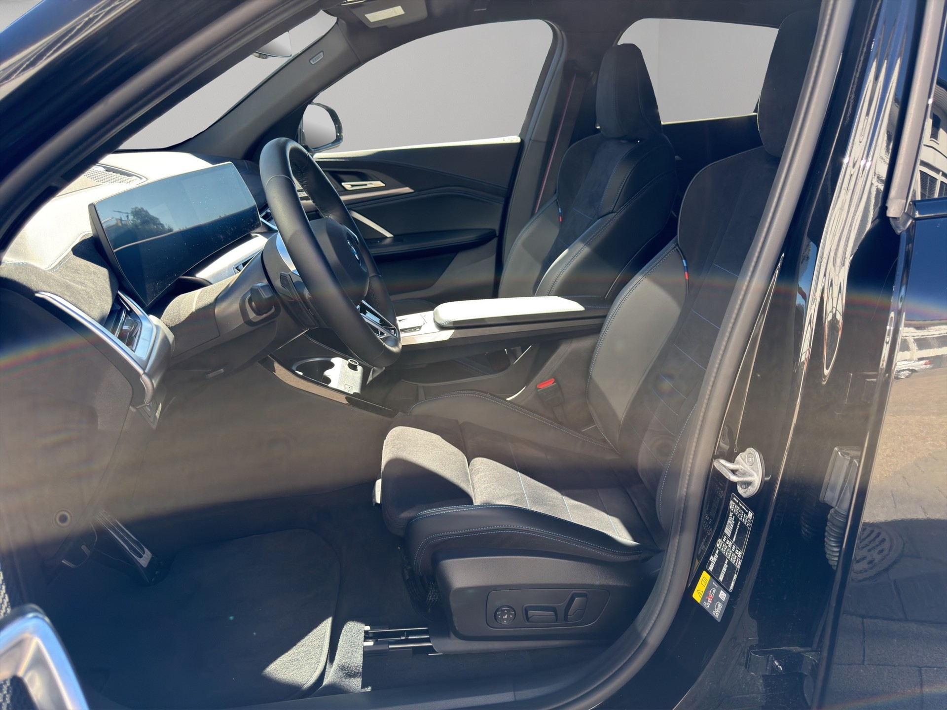 BMW iX2 xDrive 30 M Sport Pro-image-16