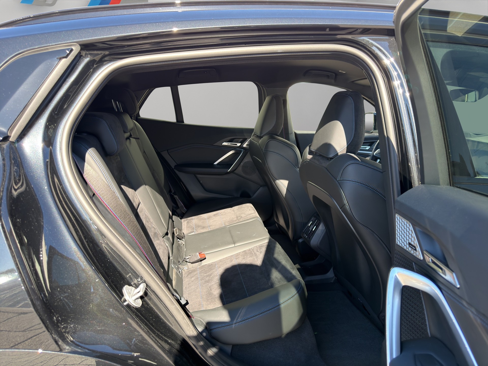 BMW iX2 xDrive 30 M Sport Pro-image-18