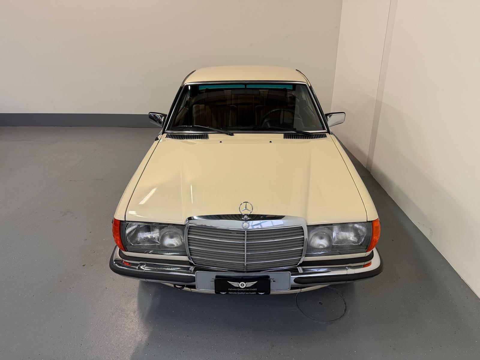MERCEDES-BENZ 230 C-showroom-element-3
