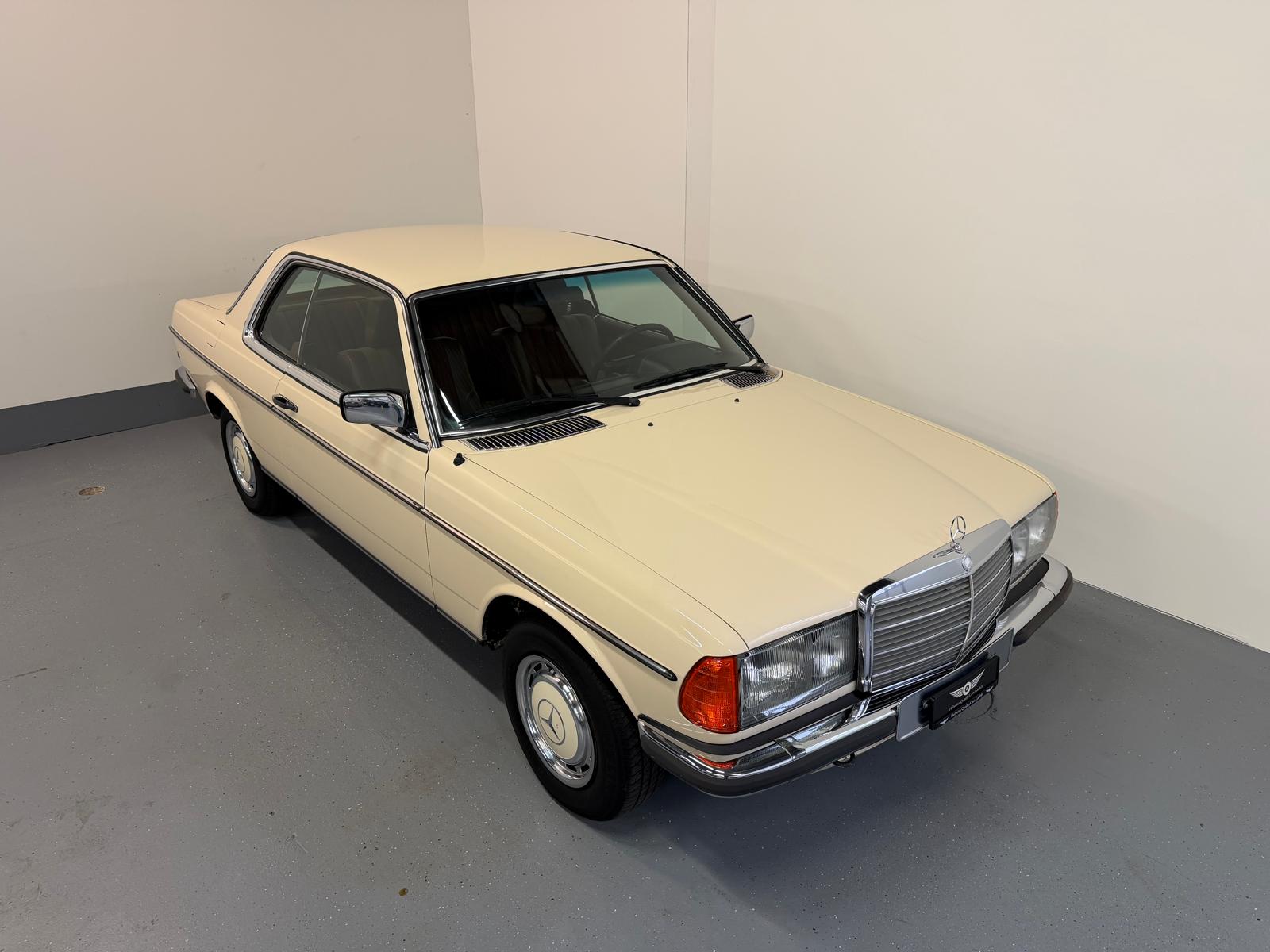 MERCEDES-BENZ 230 C