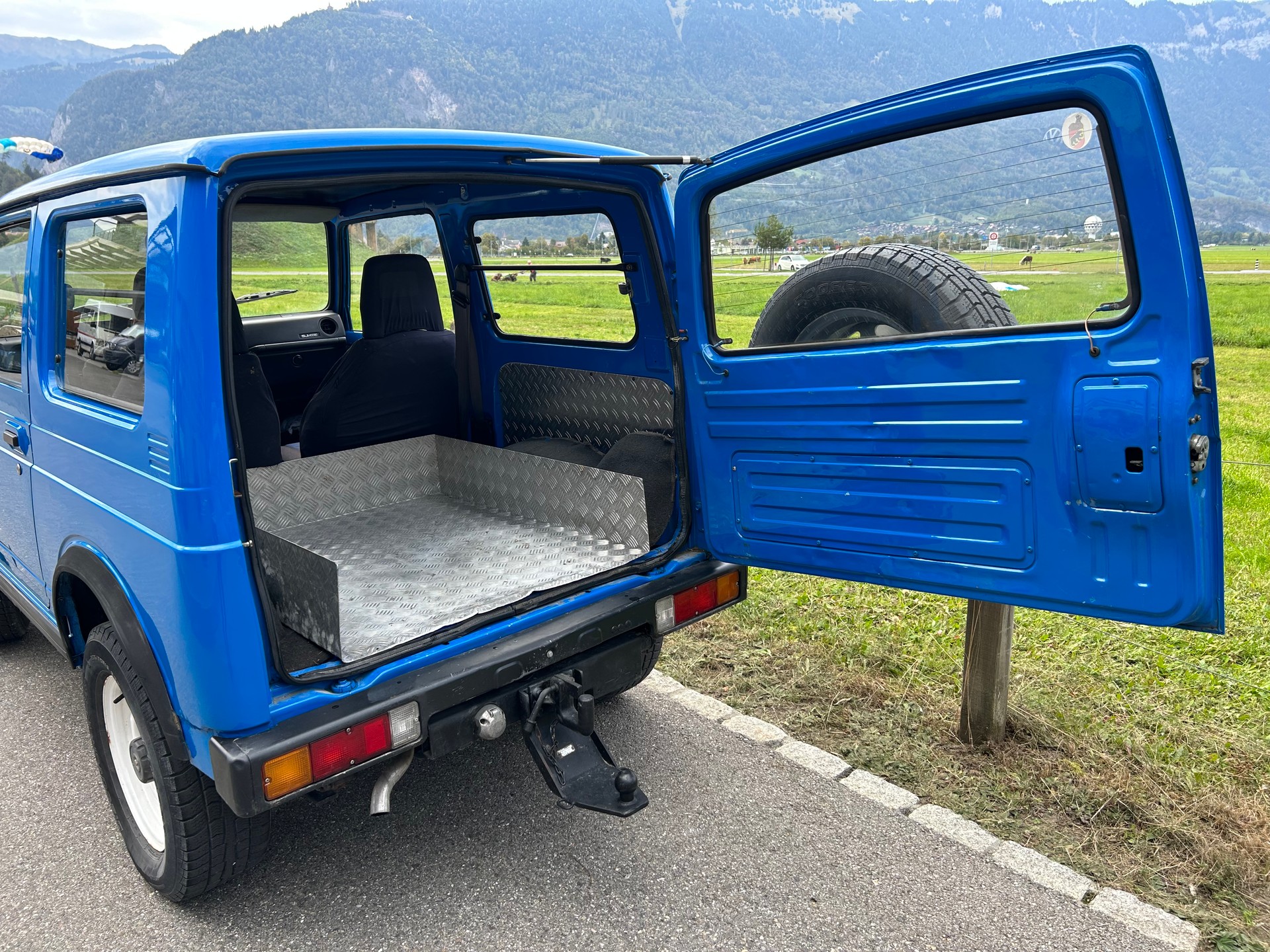 SUZUKI SJ 413 JX Wagon-image-10